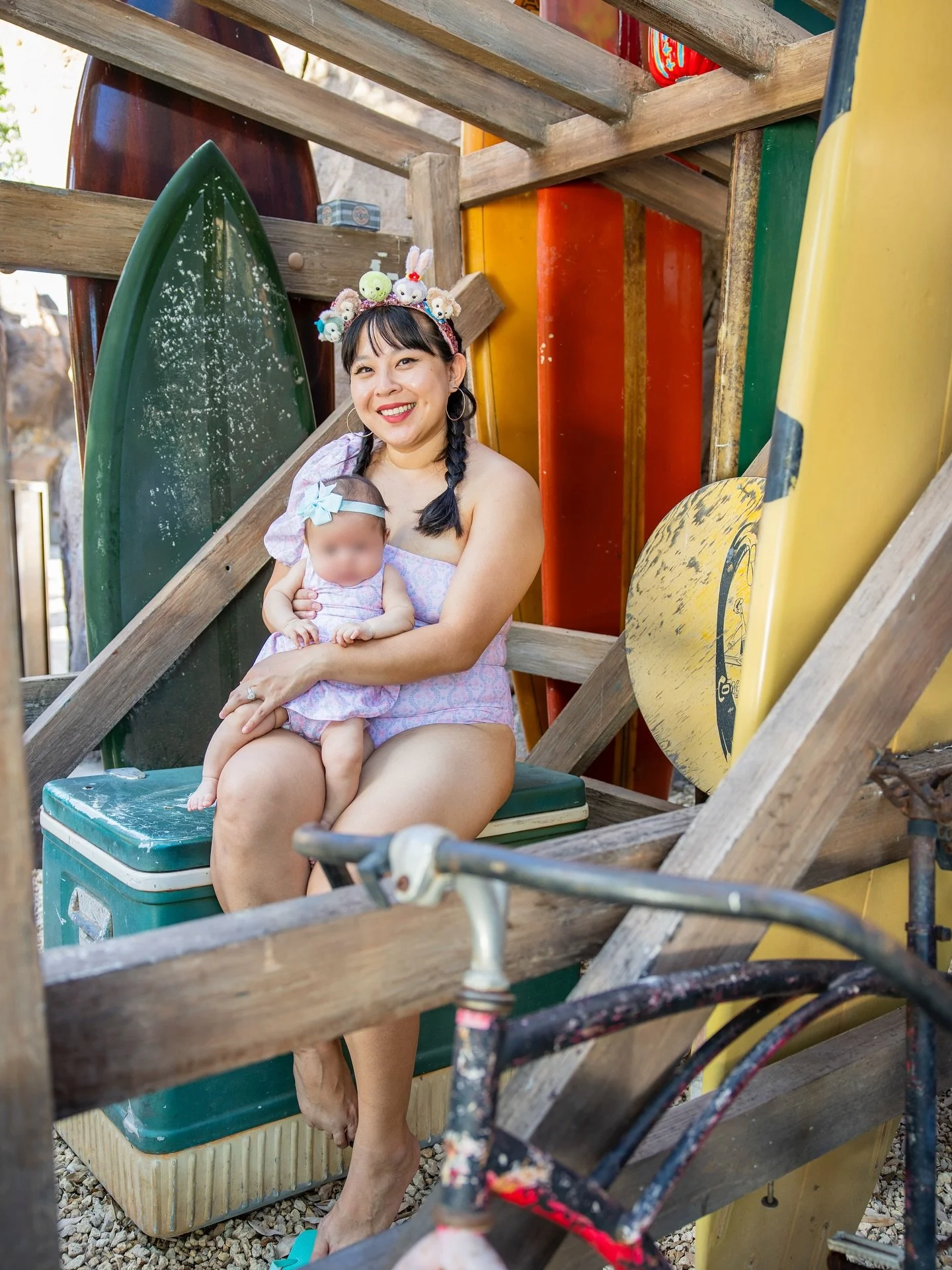 surf’s up! 🤙🏻
also hi @ivycityco please sponsor me because a mommy and me matching set hates to see me coming 🥰
📸: @kevintsengphotography
#DisneyStyle #DisneyCreators #DisneyParks #DisneyFamily #DisneyBaby #AulaniTime #ThatMagicalFeeling