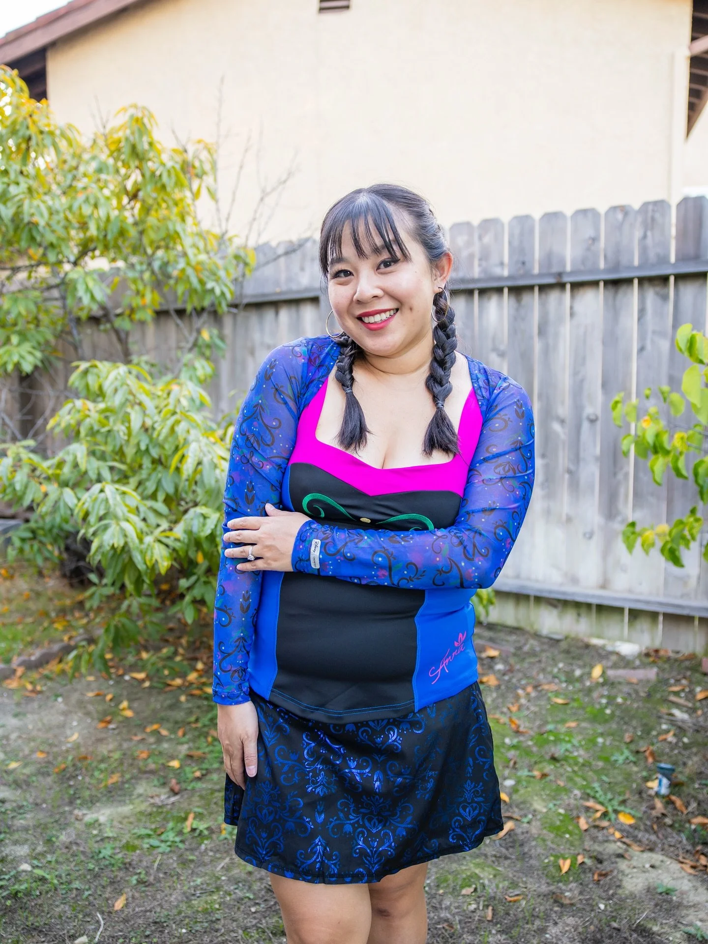 ad &bull; a sister&rsquo;s love is irreplaceable ❄️

@crownedathletics is launching their disney&rsquo;s frozen activewear collection tonight, and i love how perfect this is to wear for workouts during the upcoming holiday season! this new collection