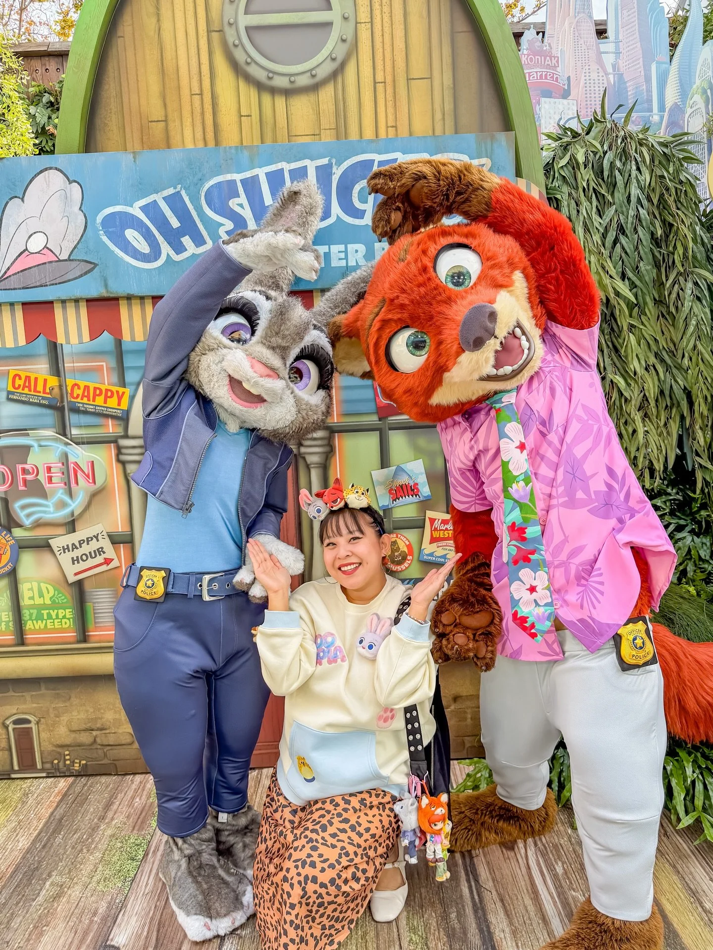 get you a partner like @kevintsengphotography who will spend a few hours at disneyland with you because you wanted to see nick, judy, and clawhauser at the parks even though he had a giant dinner to prepare for both of our families 😇

📸: @kevintsen