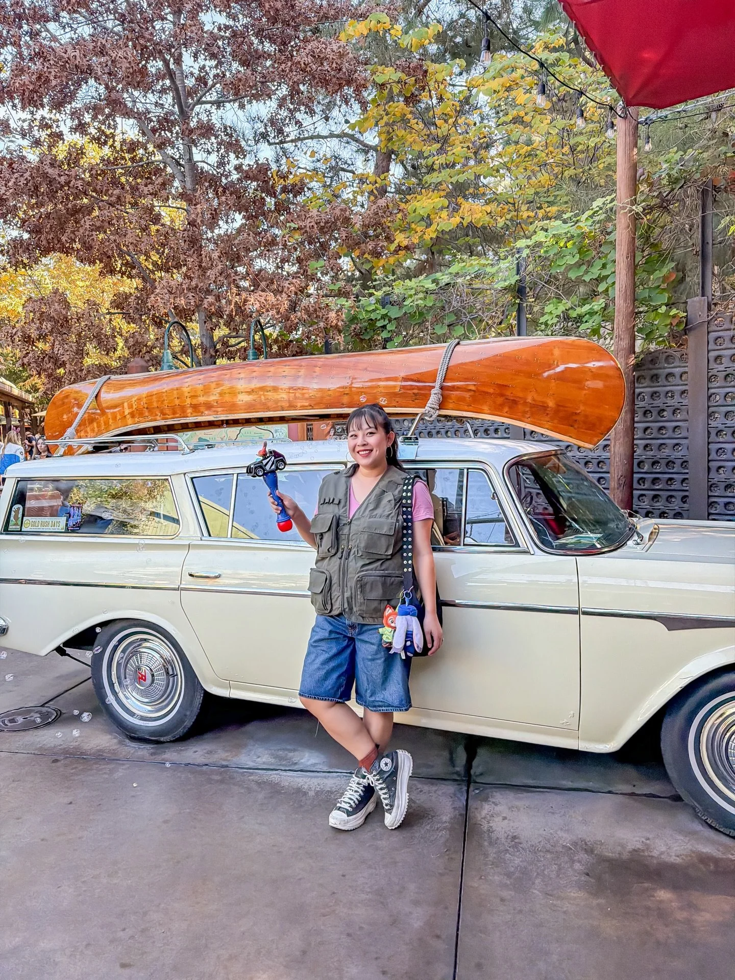 if you want to find yourself a reptile, i am your gal 🦫

📸: @kevintsengphotography

#Zootopia2 #NibblesMaplestick #DisneyStyle