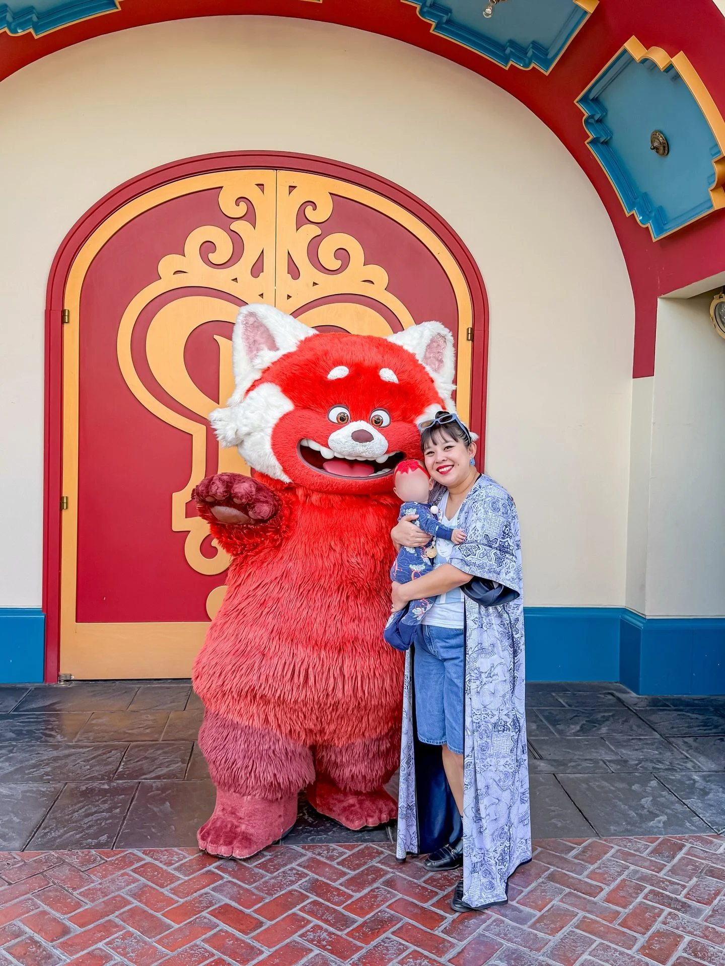 this is your ultimate guide to everything you&rsquo;re not going to want to miss during @disneyland&rsquo;s lunar new year celebration! 🧧

🐴 it&rsquo;s the year of the horse, so this year&rsquo;s special character to meet at san francisco street is