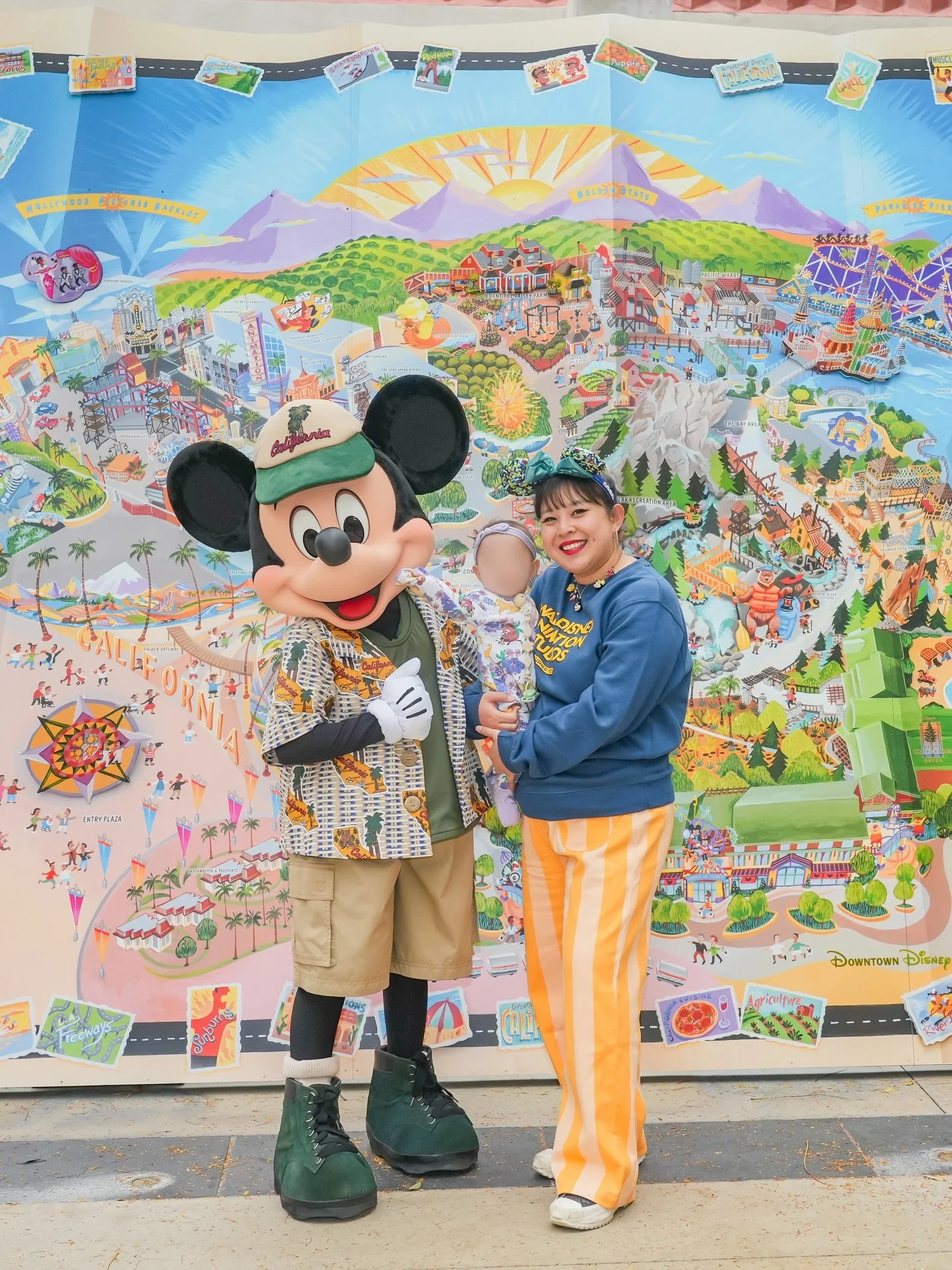 CALLING ALL MAGIC KEY HOLDERS! 📢

we finally got a chance to check out the special magic key holder event at the hyperion theatre courtyard to celebrate DCA&rsquo;s 25th anniversary, and the photo ops were too cute and filled with nostalgia! it&rsqu