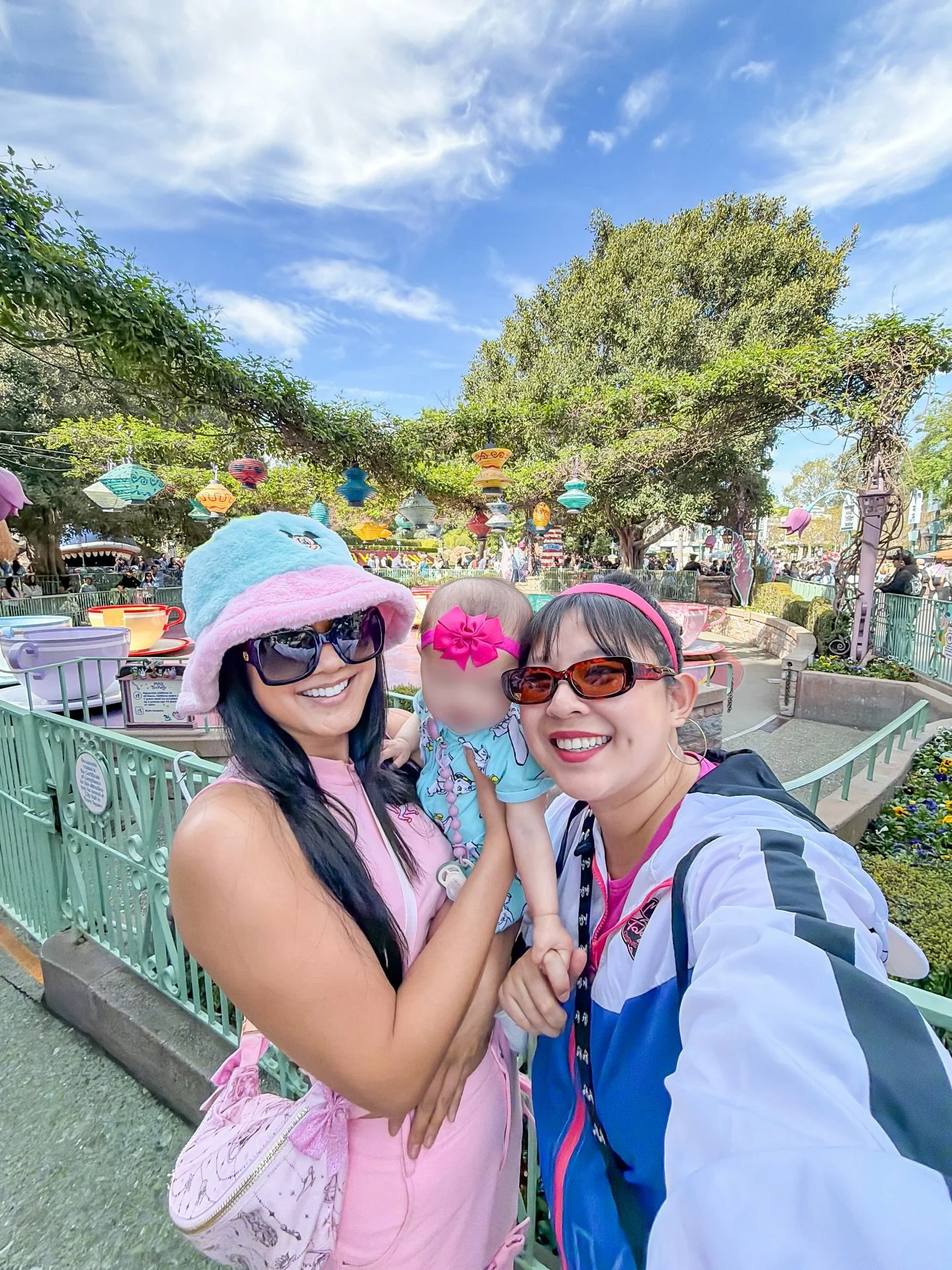 back at our favorite place with our favorite girl @always___ann 💕

#DisneyStyle #Disneyland #DisneyCreators