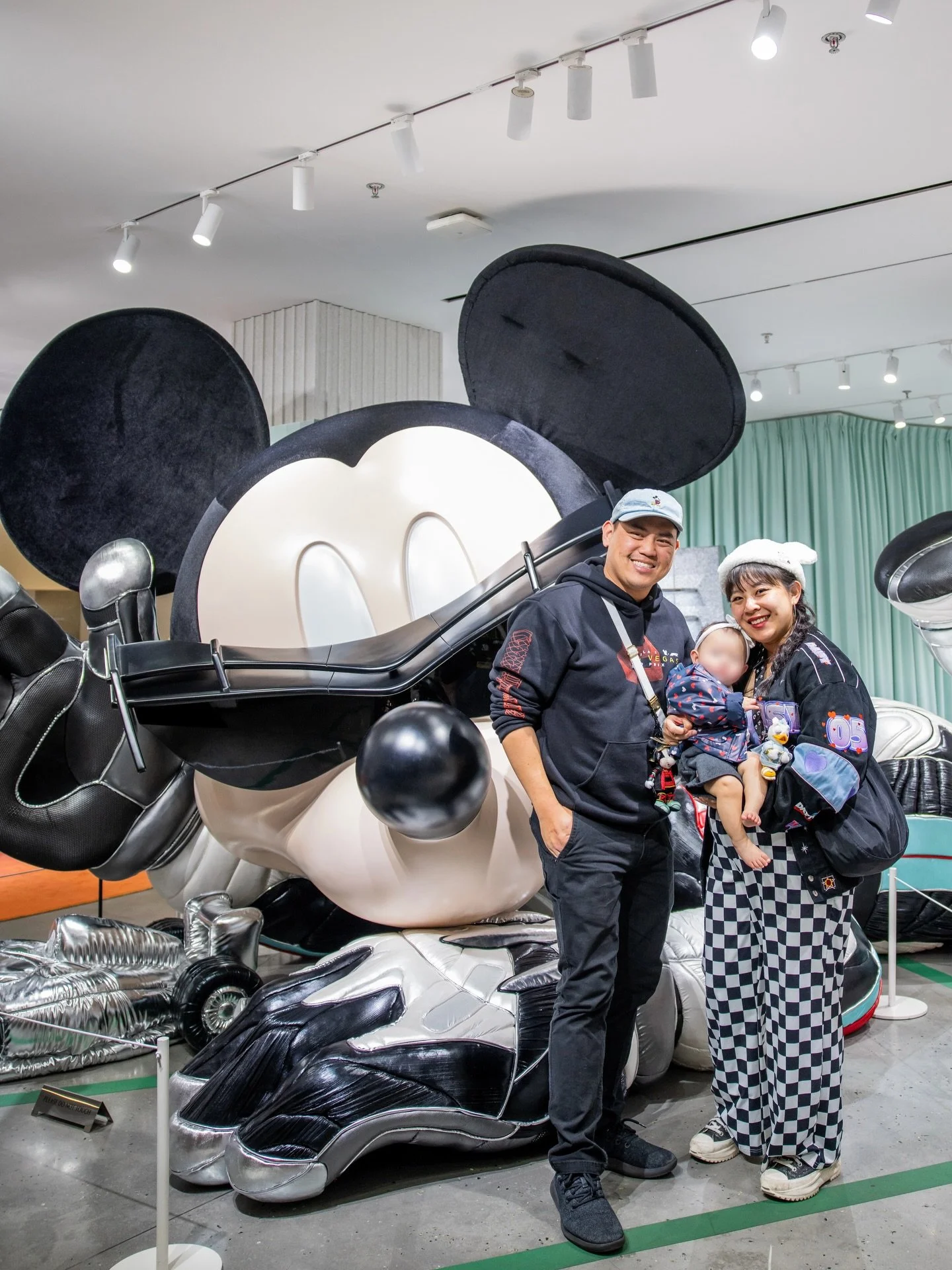 race you to the finish line 🏁 

@kevintsengphotography is a huge @f1 fan, so when @stufflucywore told me about the special disney pop-up they were doing with @gentlemonster in shanghai, we had to go check it out! we were so bummed we missed the gran