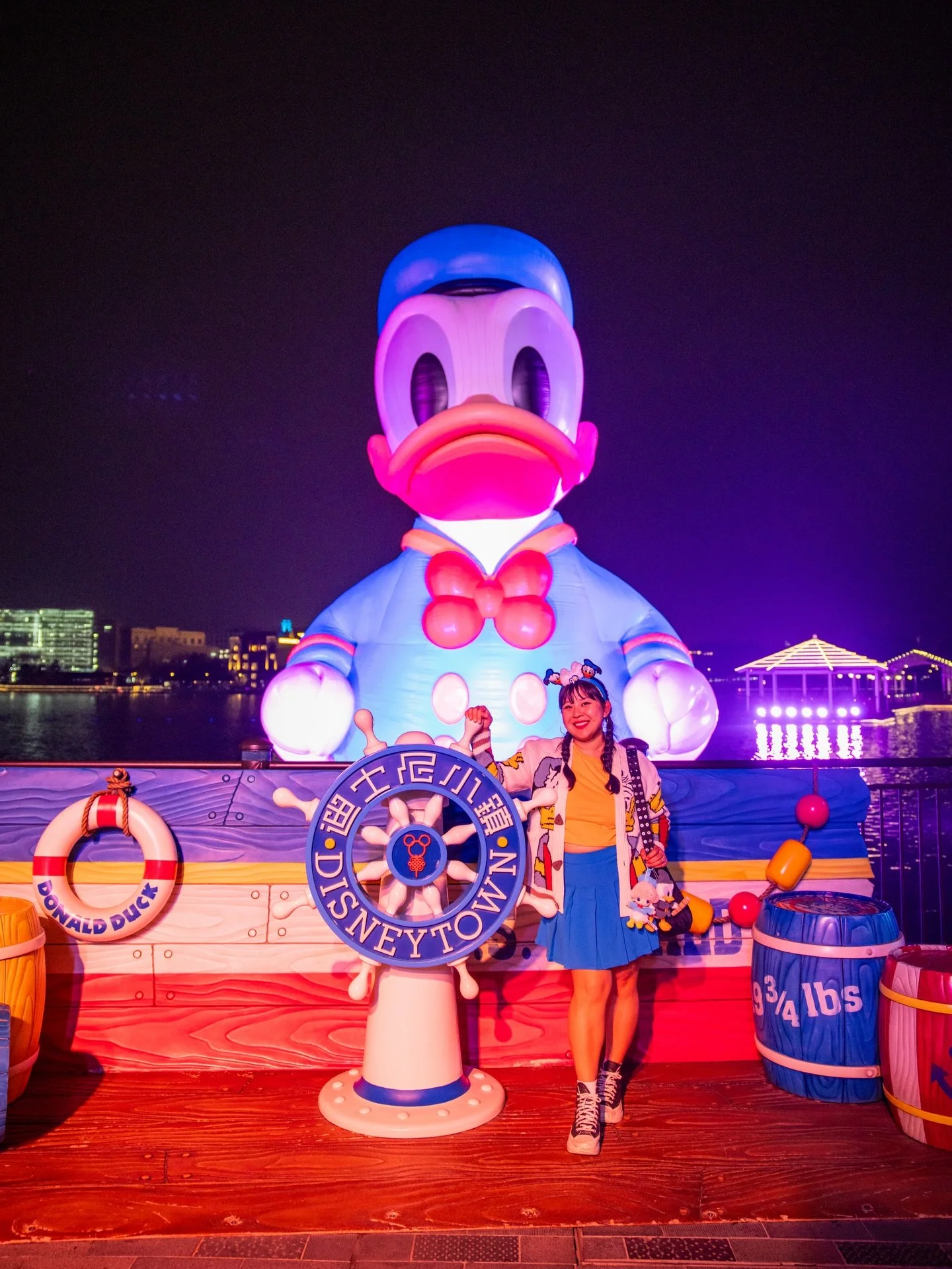 finally getting my ducks in a row 🩵

one of my favorite things to see at @shanghaidisneyresort is the giant floating donald duck! we stayed at the shanghai disneyland hotel and it was just a quick 10 min water taxi to disneytown (their version of do