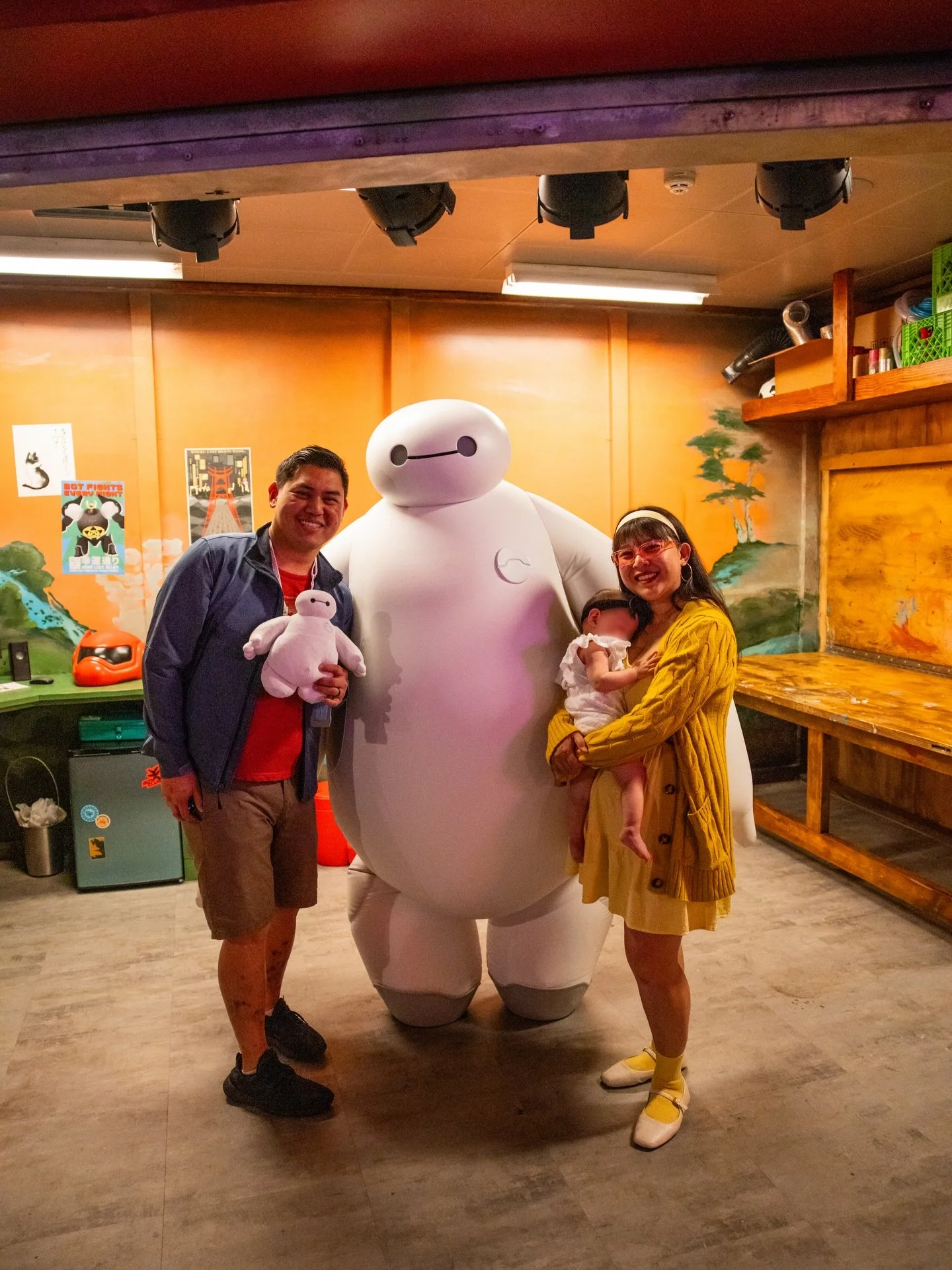 GOOD VIBES ONLY FROM SAN FRANSOKYO STREET 🍜

one of my favorite areas of the disney adventure is hands down san fransokyo street! it&rsquo;s so immersive and such a vibe! 🏮

the area features a big hero arcade, baymax cinemas, edge and vibe (the tw