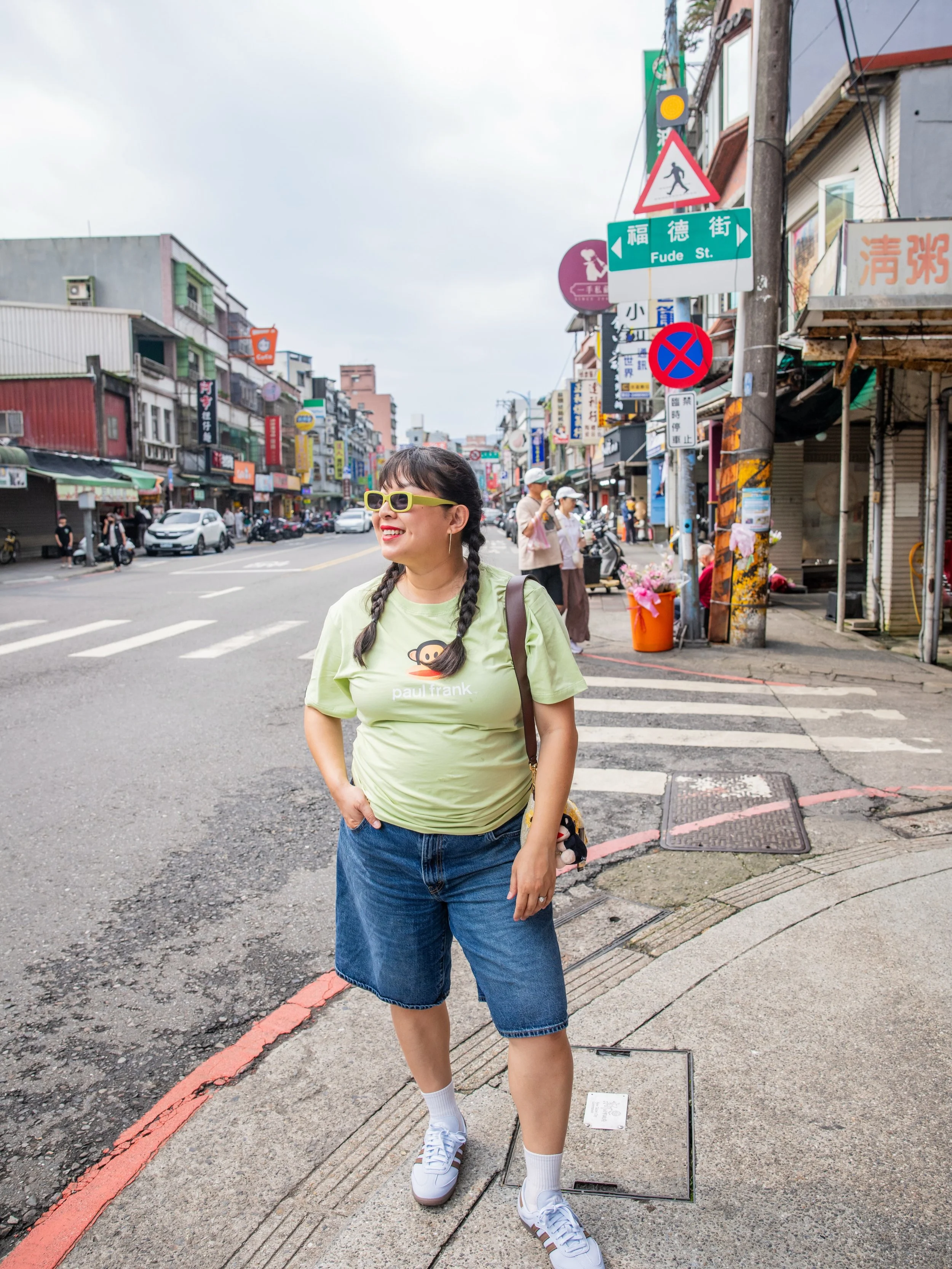 postcards from jinshan 💌

we took a trip out to jinshan (about an hour drive from taipei) to spend a night relaxing and enjoying their natural hot springs. after three and a half weeks of intense travel, it was nice to finally chill out for a bit an