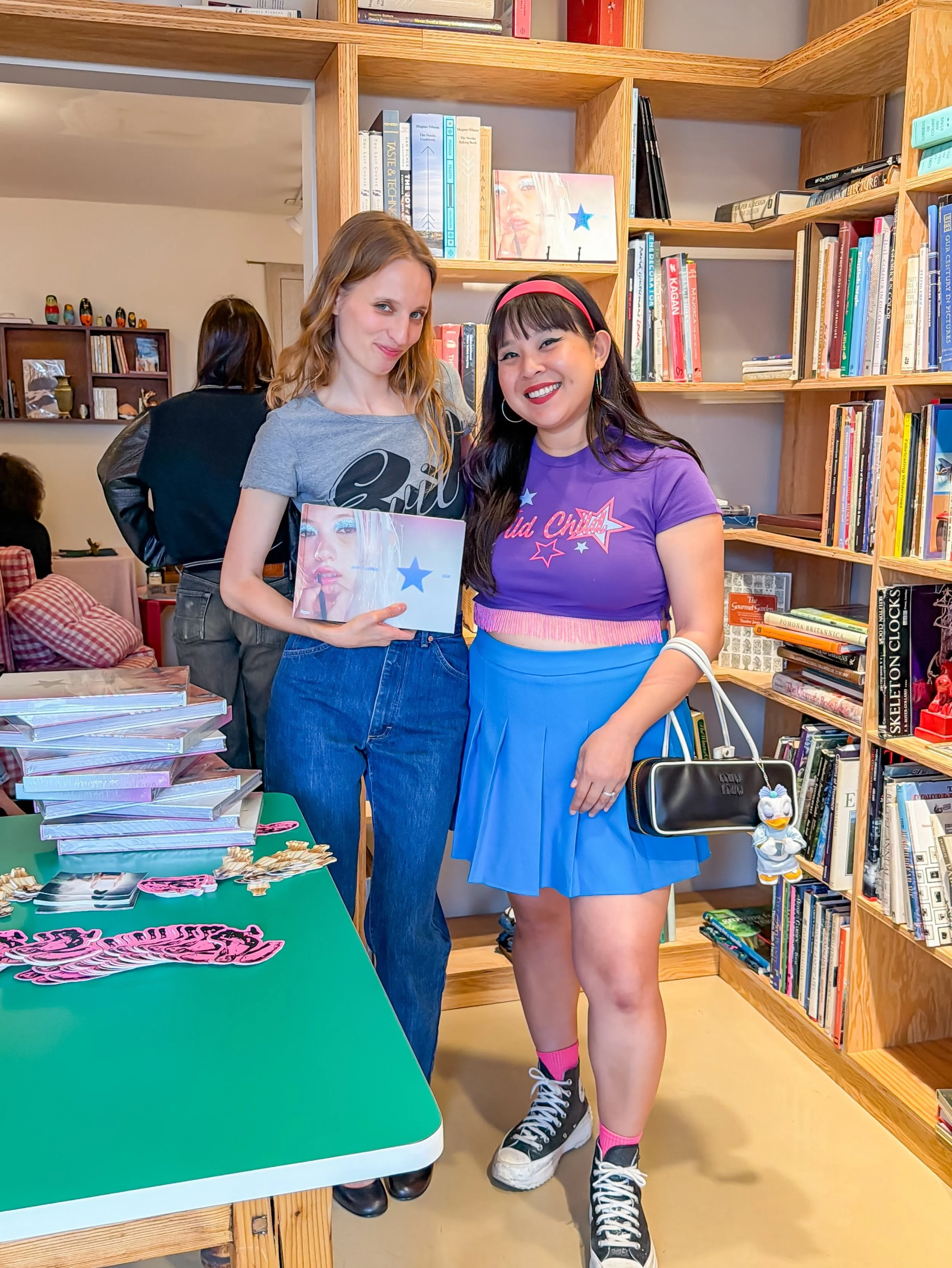 PETRA COLLINS IS A STAR ⭐️ 

pinching myself because i can&rsquo;t believe i got to meet @petrafcollins yesterday at her book signing for &ldquo;star&rdquo;! as a huge livie, it&rsquo;s no secret she&rsquo;s the genius behind some of @oliviarodrigo&r