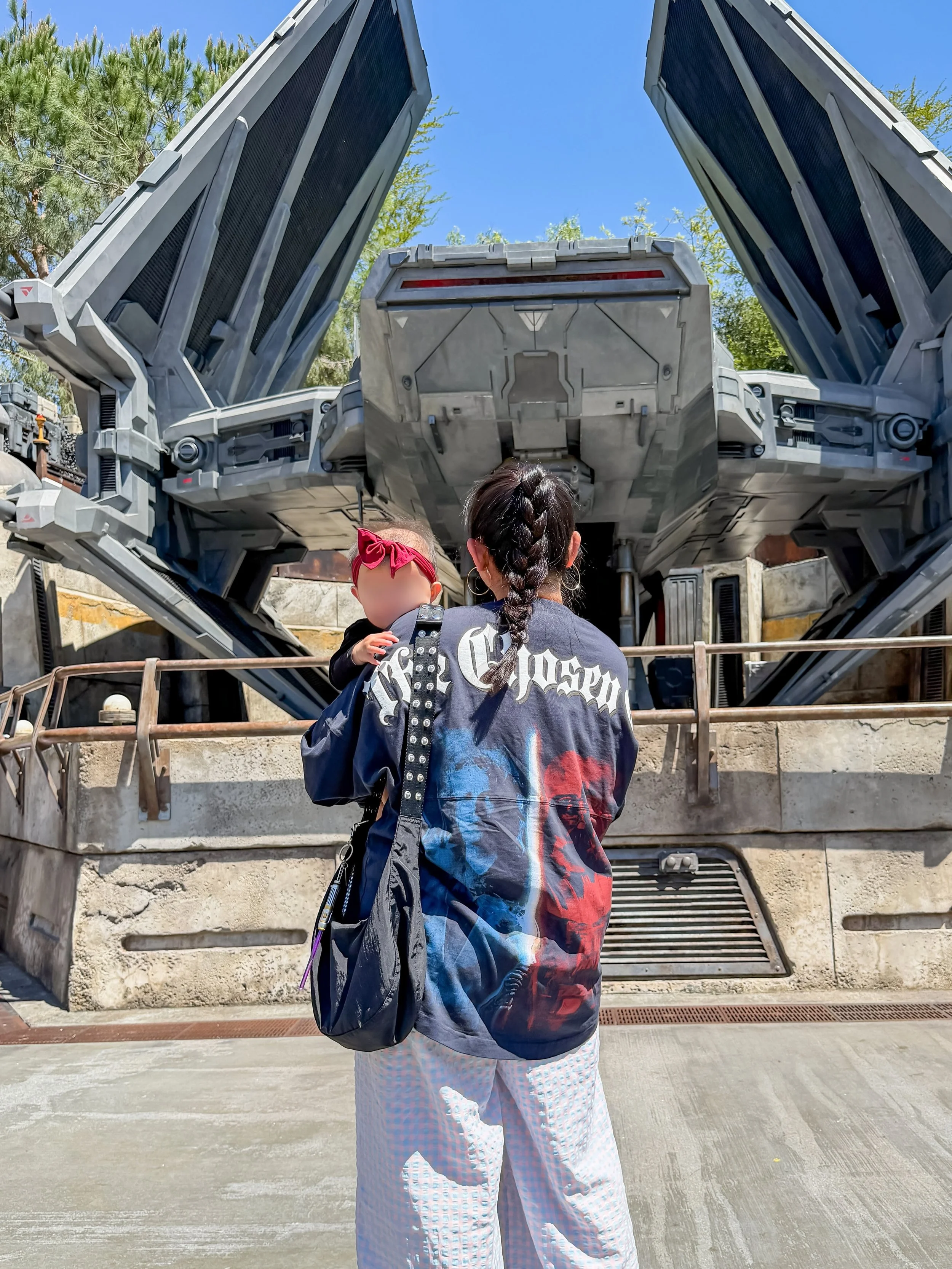 lately i&rsquo;ve been dressing for revenge 🖤

happy revenge of the 6th! no better day than today to wear my new favorite @spiritjersey 💫

#RevengeOfTheSith #StarWars #DisneyParks