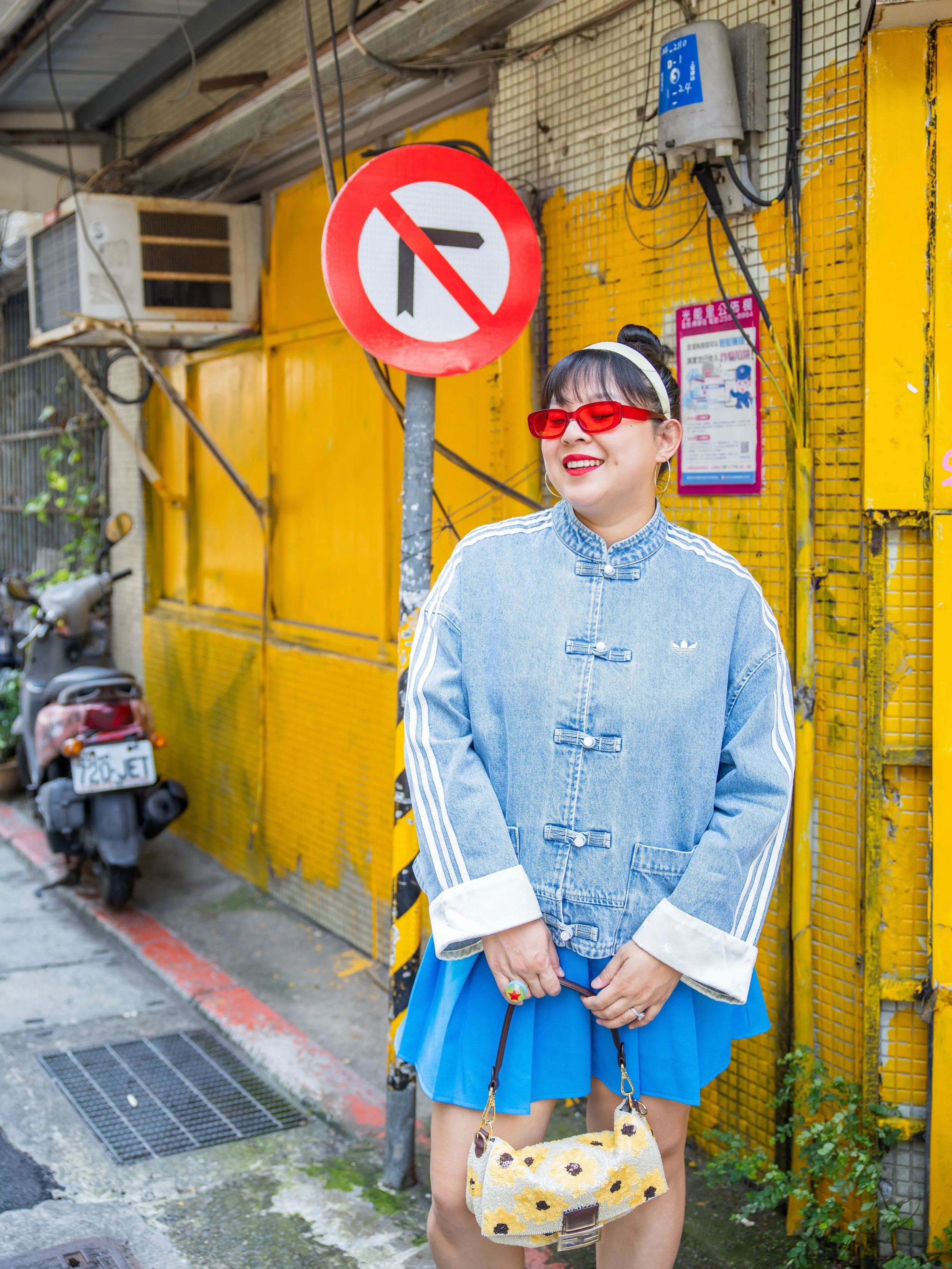 snapshots from chifeng street 🚏

we spent one of our last mornings in taipei wandering around chifeng street, which is known for their trendy cafes and bookstores. the area had a retro, hipster vibe which i was living for! unfortunately we headed th