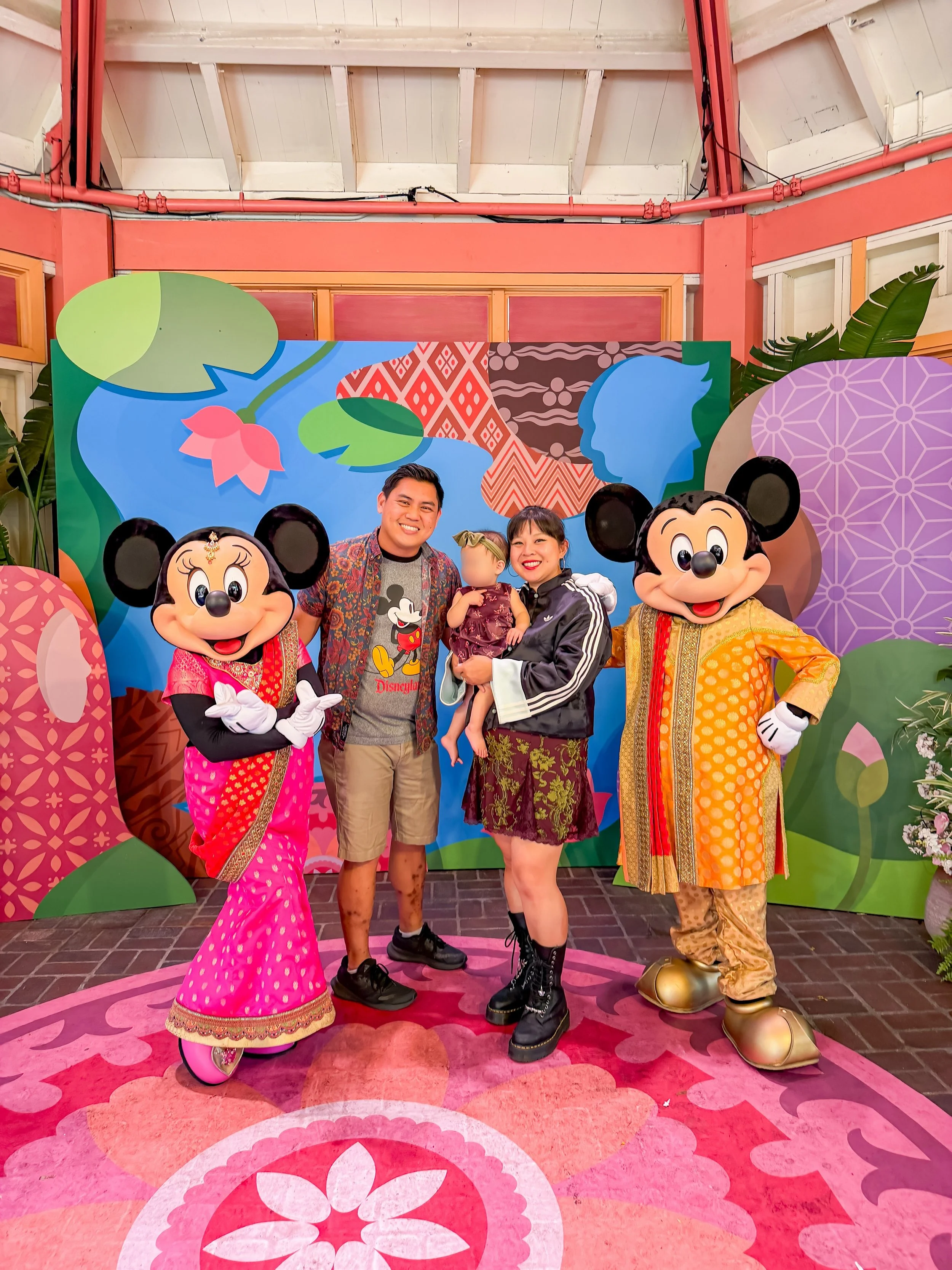 i love being asian every day of the year!!! 🇨🇳

happy last day of AANHPI heritage month! ❤️

📸: @thaddybears

#AANHPIHeritageMonth #DisneyCreators #DisneyParks