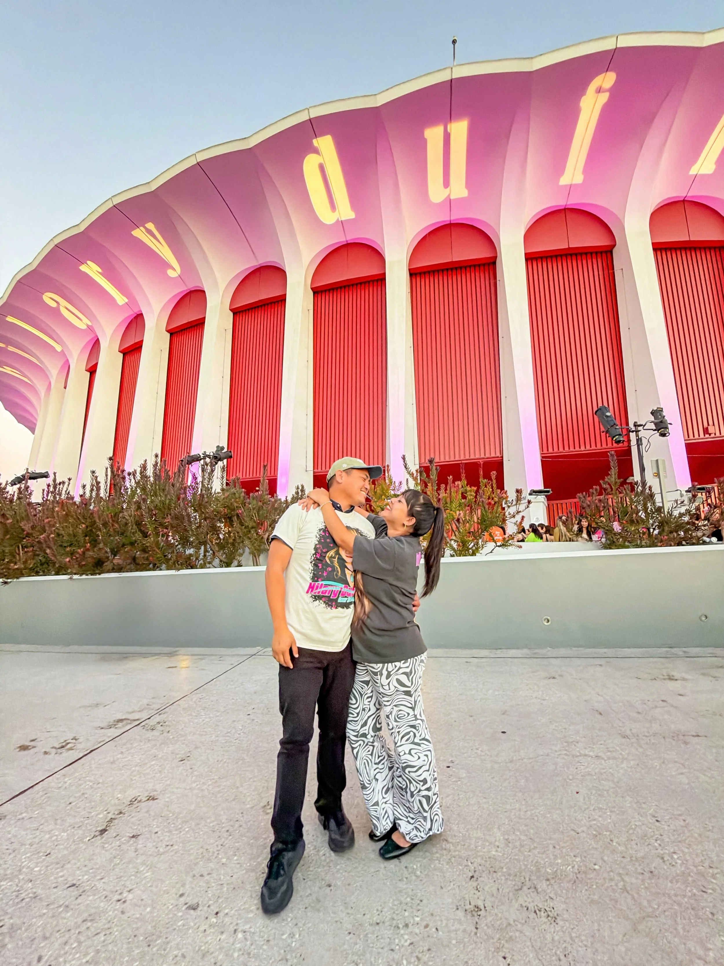 THE LUCKY ME TOUR 🪩

third time seeing @hilaryduff in concert and it was MAGICAL ✨

📸: @thaddybears + @kevintsengphotography

#HilaryDuff #LuckyMeTour #LuckyMeInglewood