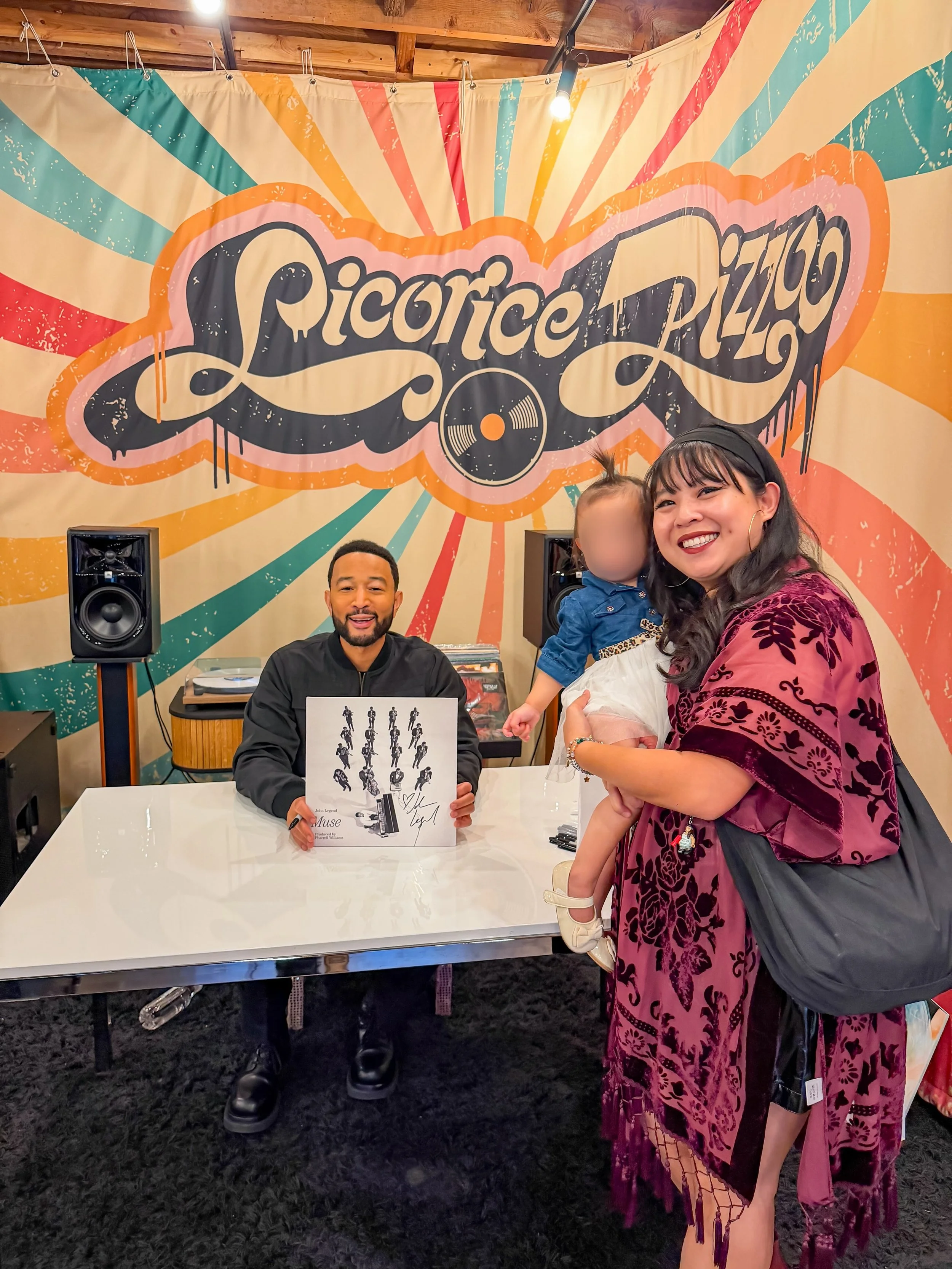 casually met a legend today - @johnlegend that is 🤭

congrats on your new album MUSE and thank you for being so kind to us! 🫶🏻

📸: @licoricepizzarecords

#JohnLegend #Muse #LicoricePizza