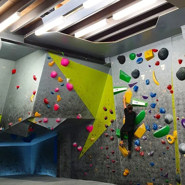 21 New Boulders up this week! Challenge yourself and try and tick them all in one session 💪
#newboulders #indoorclimbing
