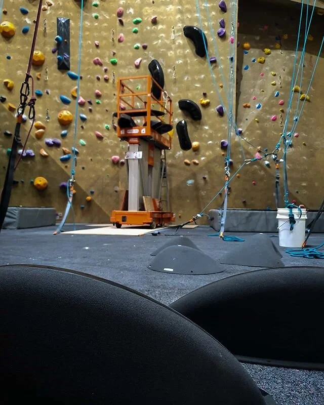 🤫🤫🤫 Calling all route climbers... @deltavolumes
#newholds #indoorclimbing #sportclimbing