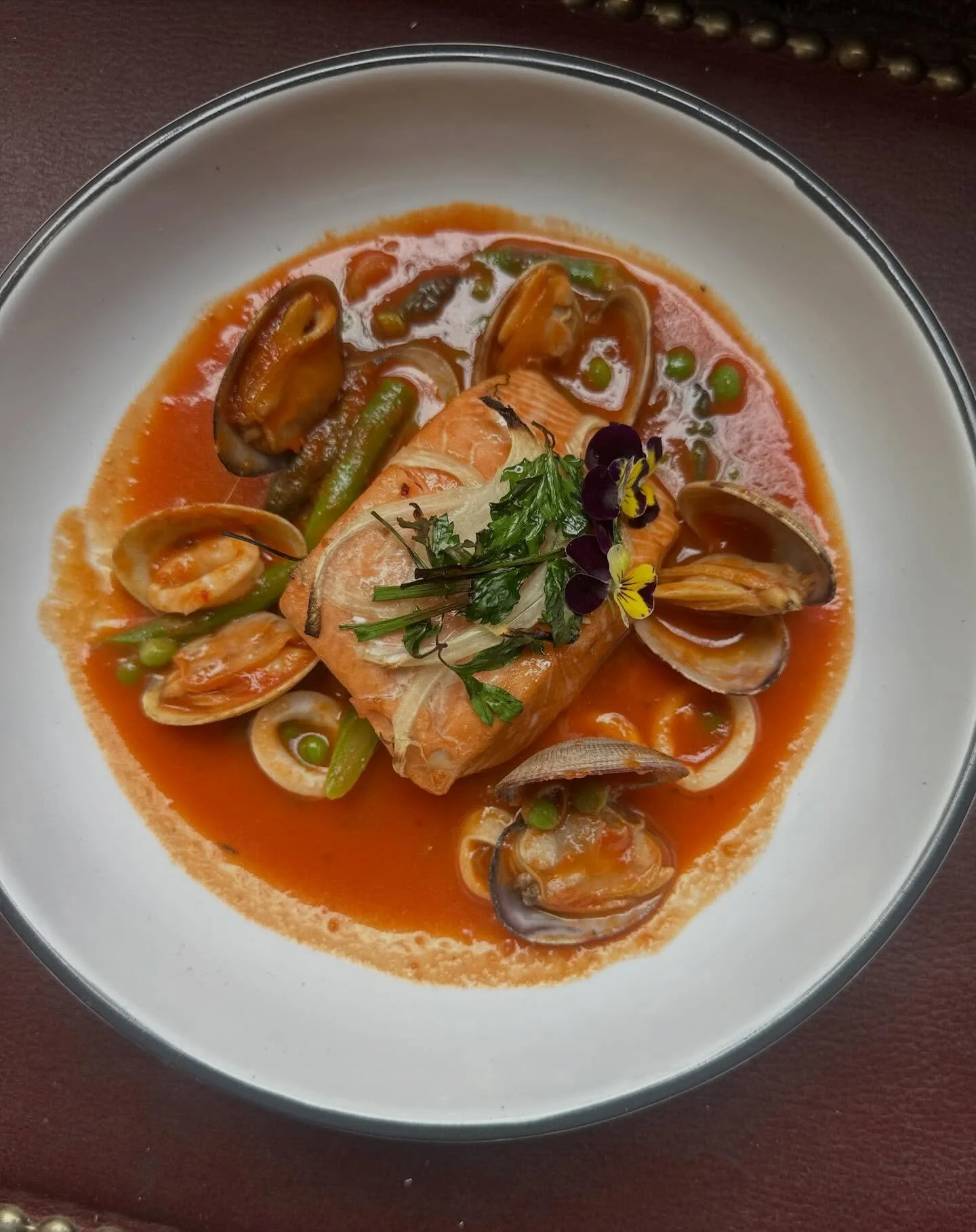 Sometimes the best way forward is to look to the past. 

I can&rsquo;t even count how much chinook salmon I cooked on a cedar plank - a method I learned from my mentor @vit0bike during my time at Paley&rsquo;s Place, so this PNW version of the Italia