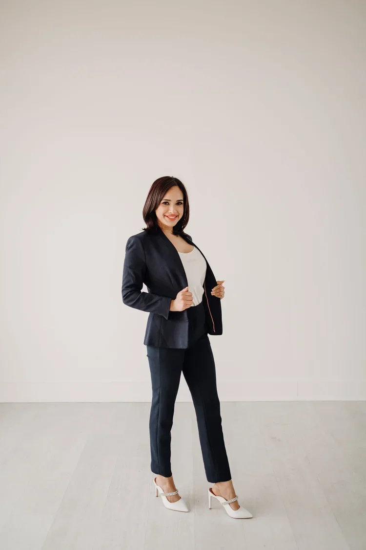 Karen's2023Portraits-9.webp