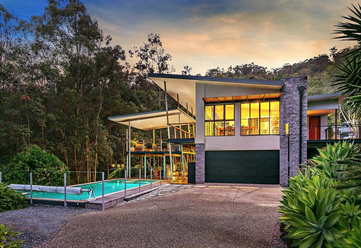 Grey House Mudgeeraba