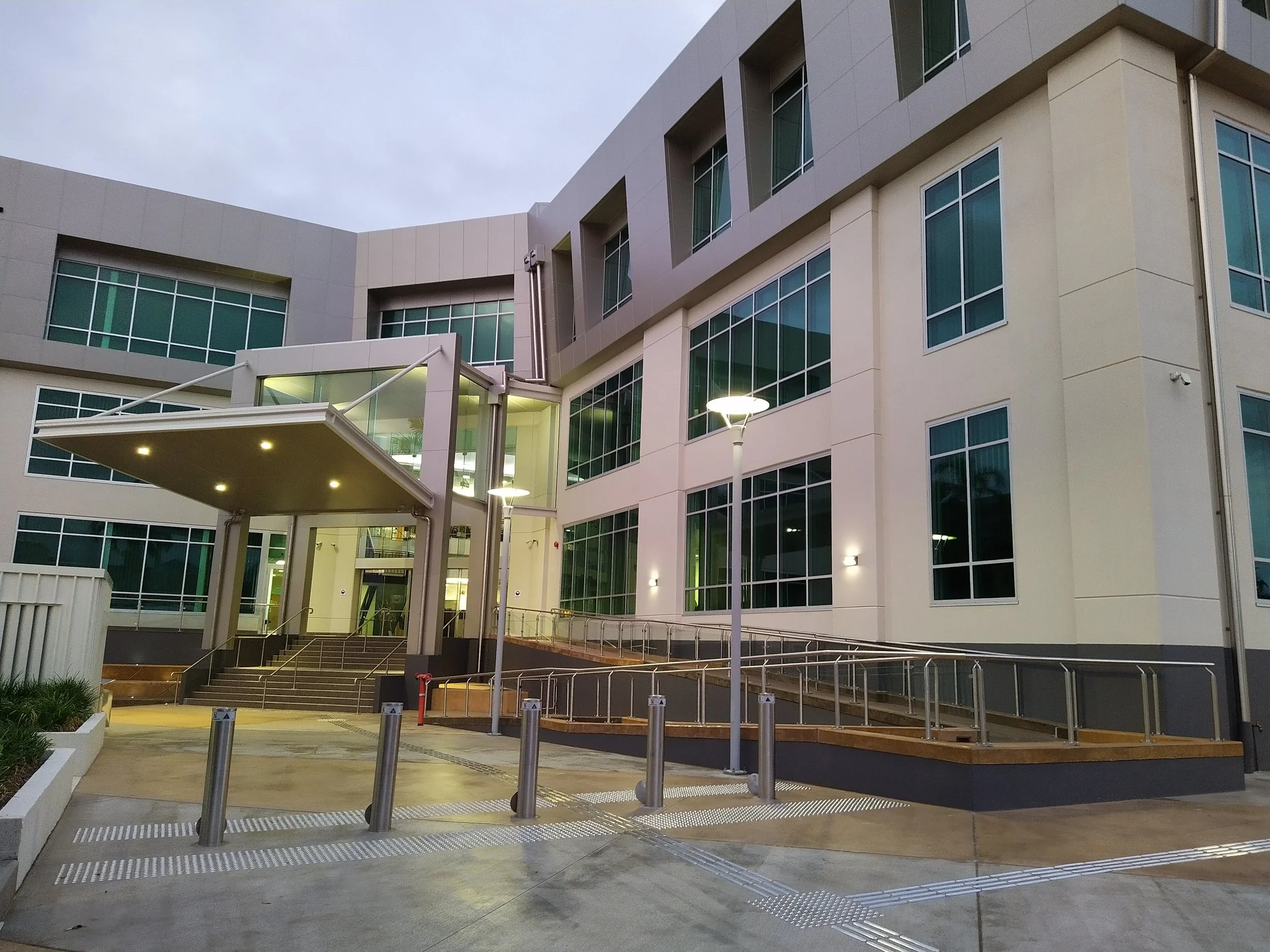 GGI_Architects_Courthouse_Main Accessible Entry.jpg