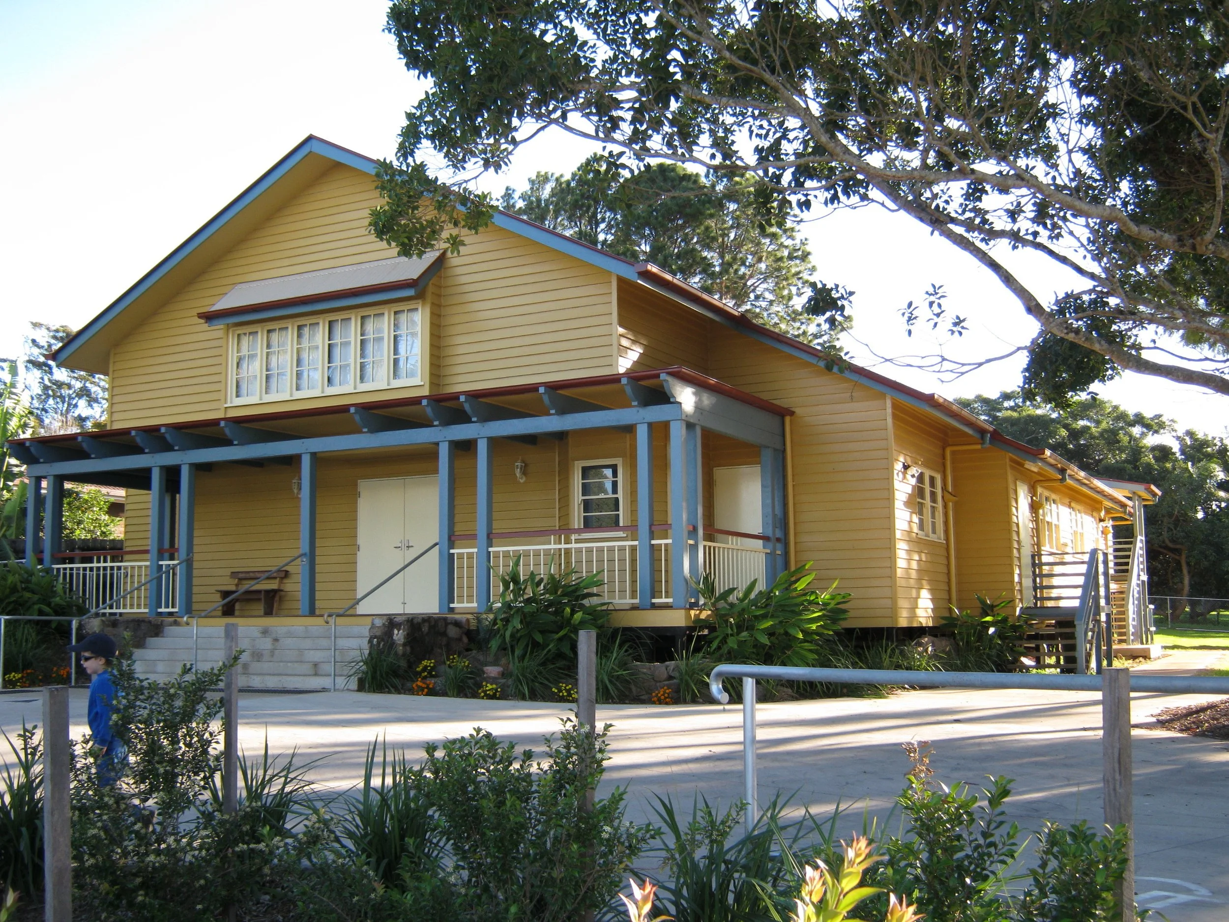 cinemas-theatres-public-buildings-zamia-theatre--australia-gordon-architect.jpg