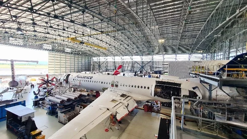 jet-aviation-maintenance-cairns-airport-hangar-ggi-architects.jpg