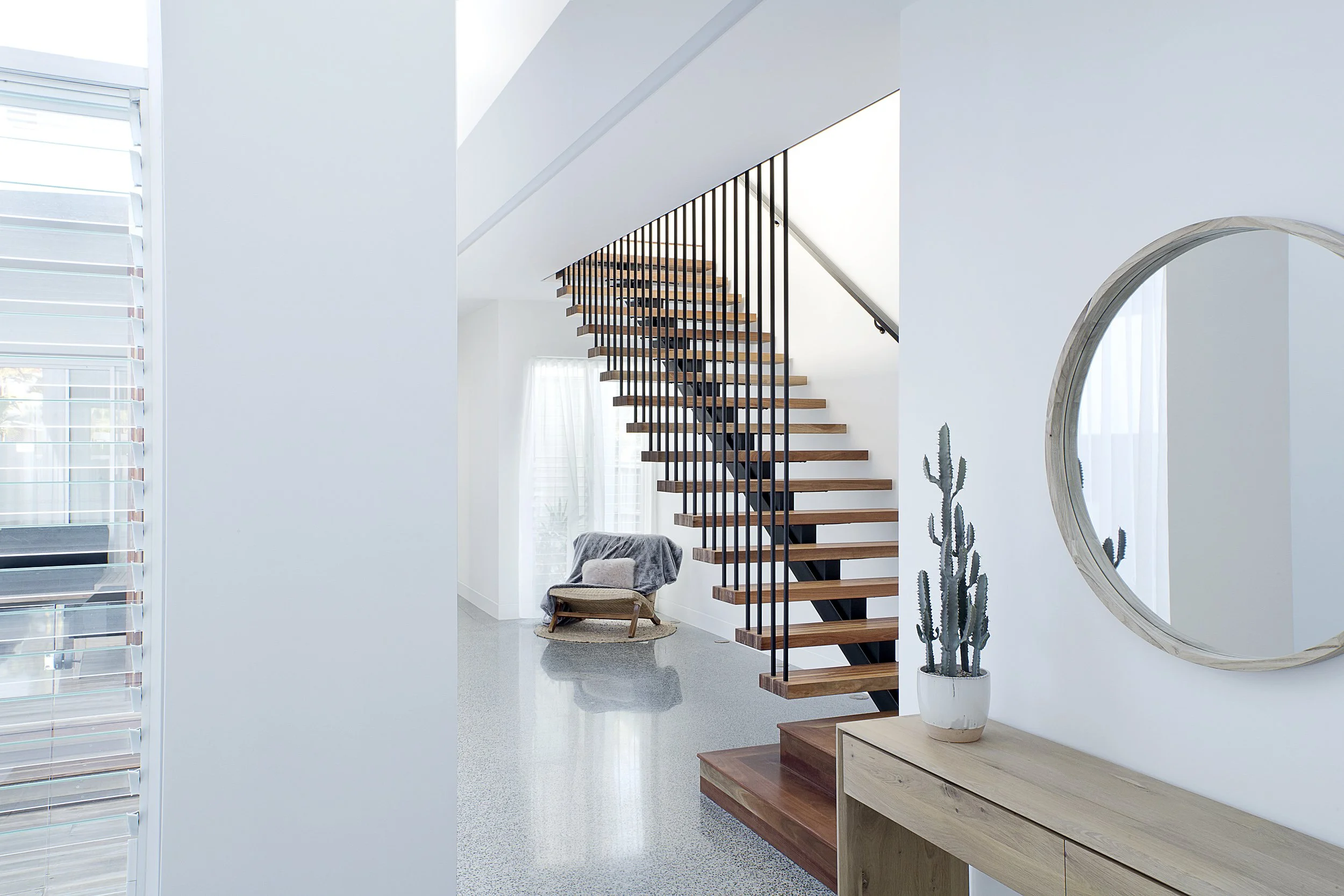 arthur-street-house-mermaid-beach-queensland-stair-lobby-jamie-gordon-architect.jpg