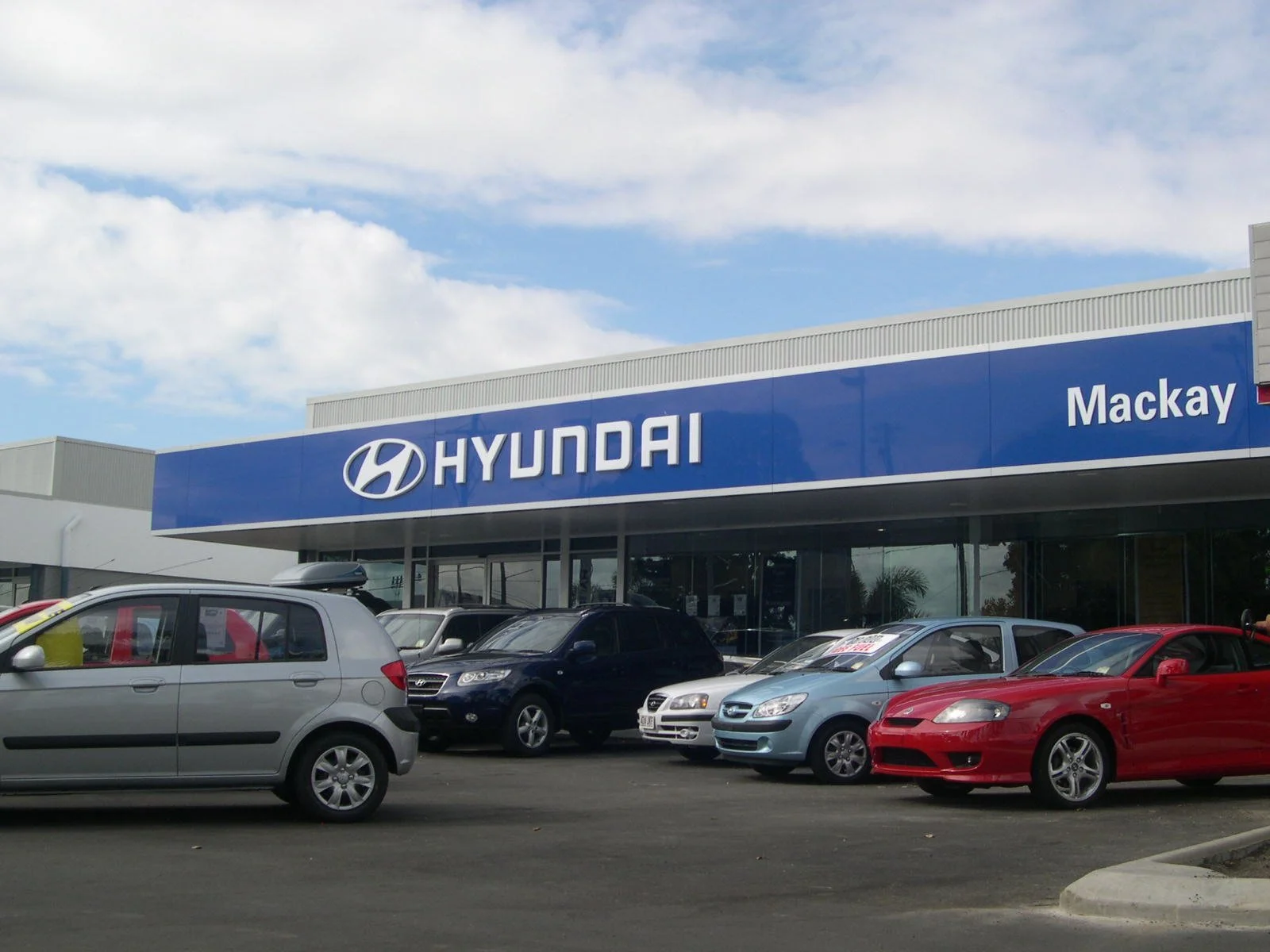 macky-mazda-dealership-front-awning-jamie-gordon-architect.JPG