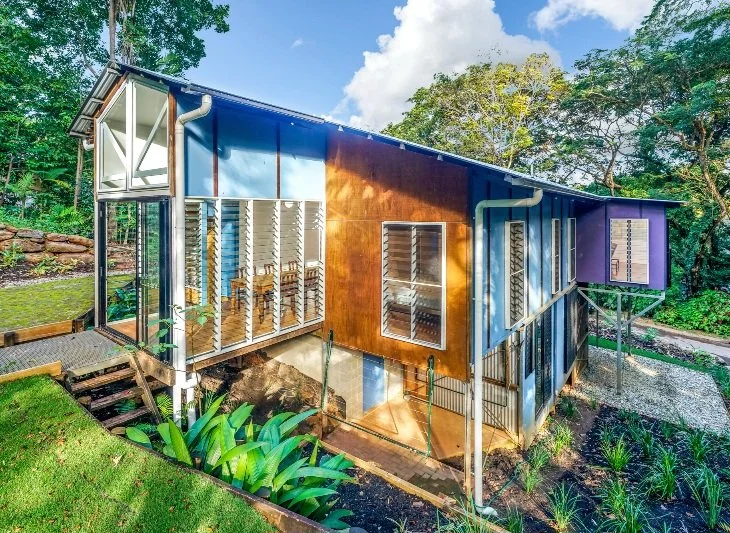 raintree-place-house-cairns-back-ggi-architects.jpg