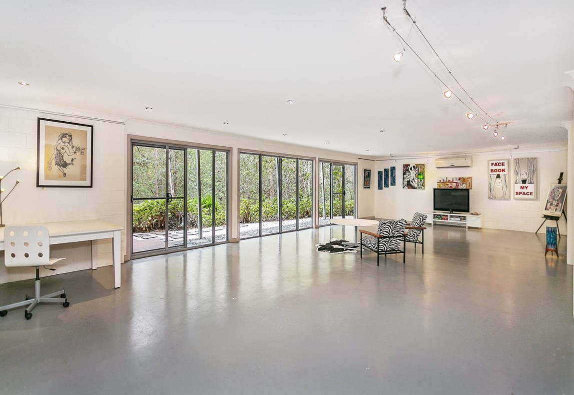 hinterland-house-seascape-ave-talia-gallery-studio-jamie-gordon-architect.png