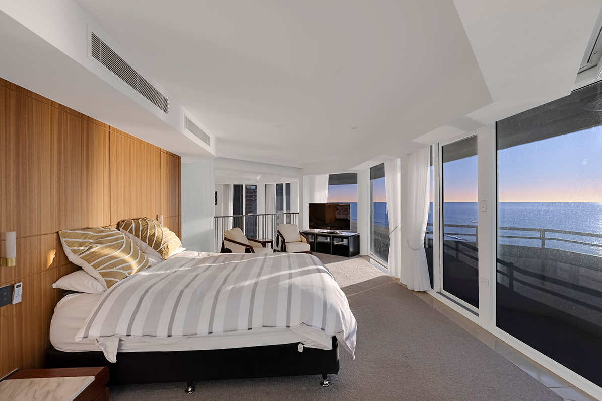 Mustique-surfers-paradise-master-bedroom-GGI-Architects.png