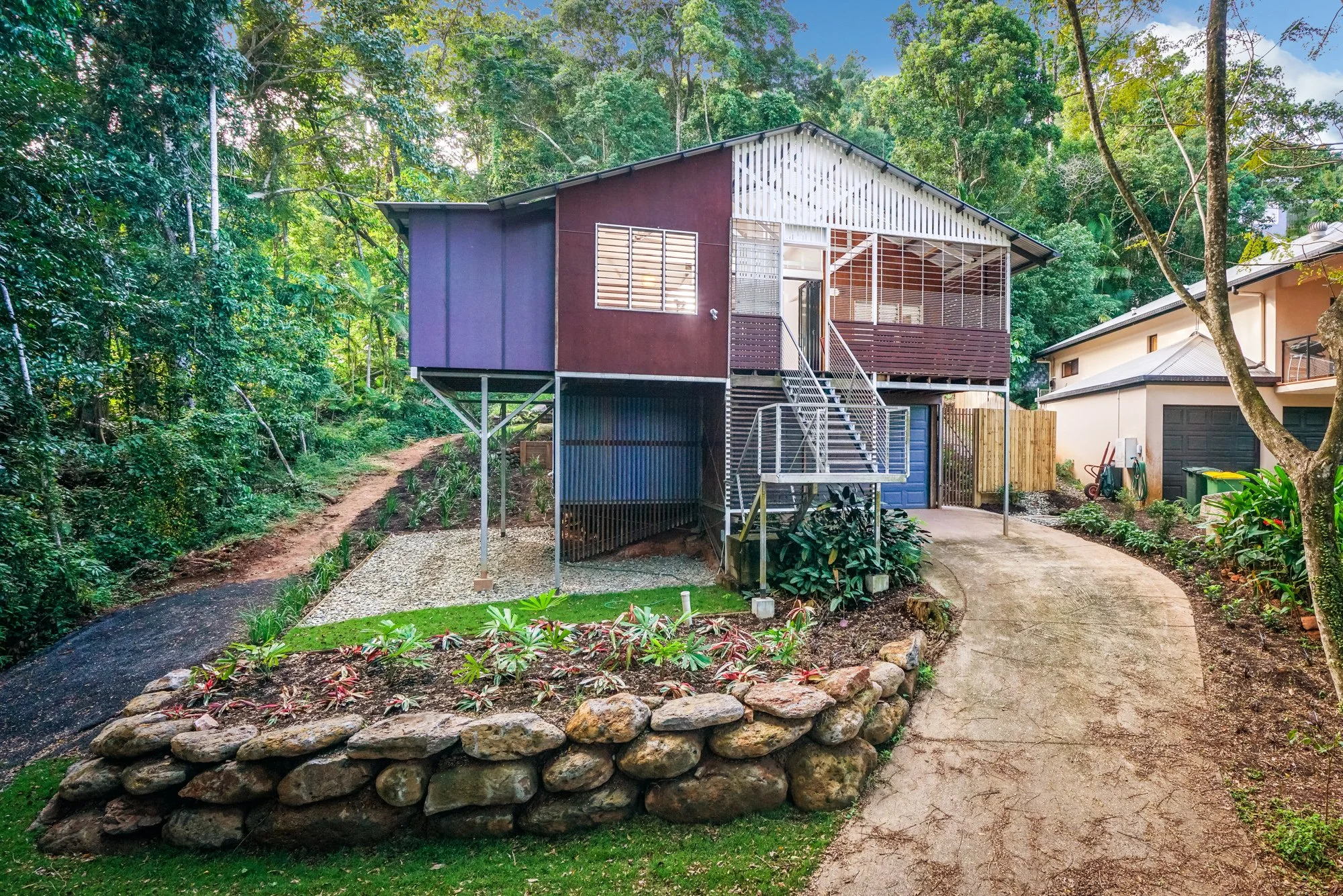 raintree-place-house-cairns-hero-ggi-architects.jpg