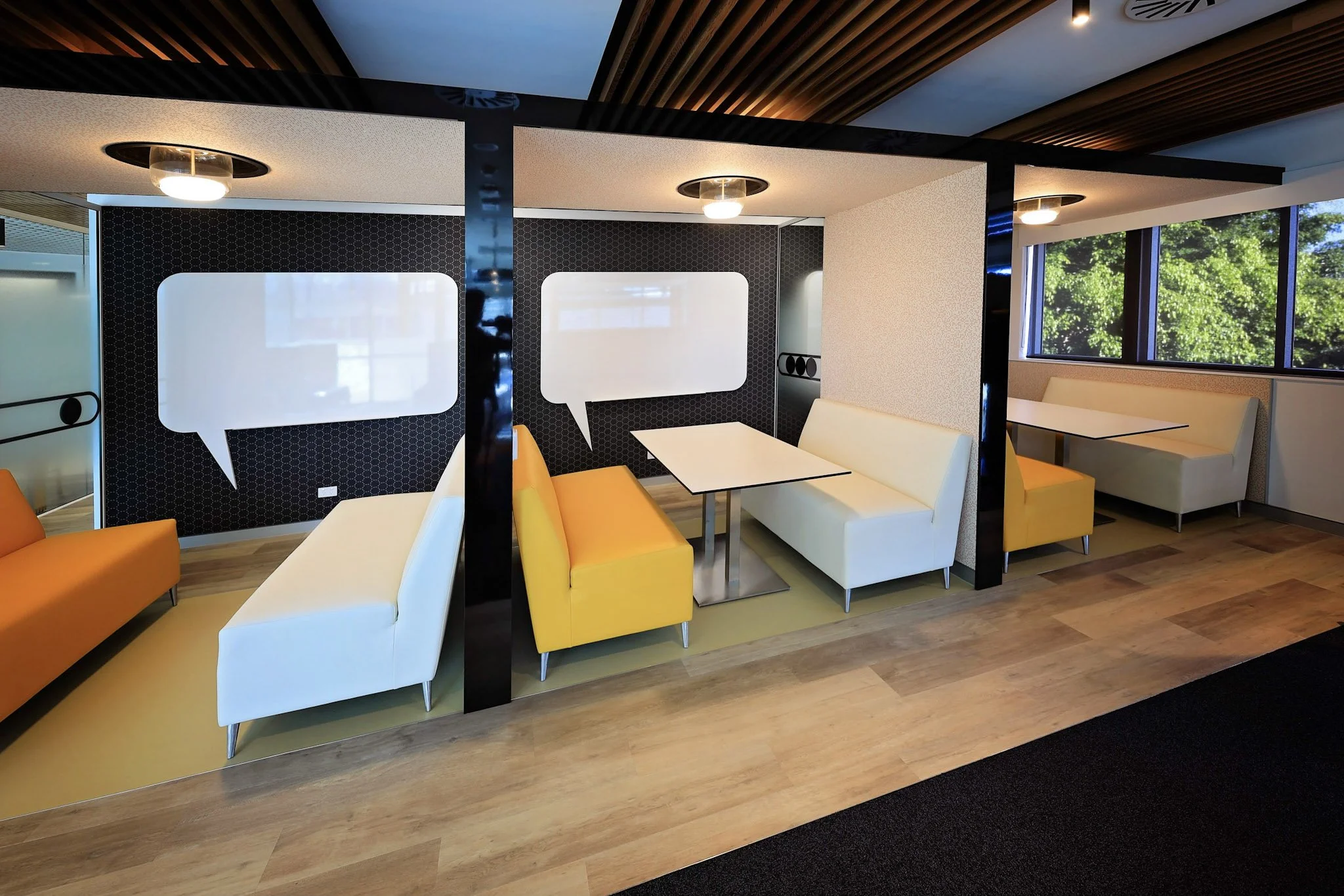 ergon-commercial-building-cairns-meeting-pods-ggi-architects.jpg