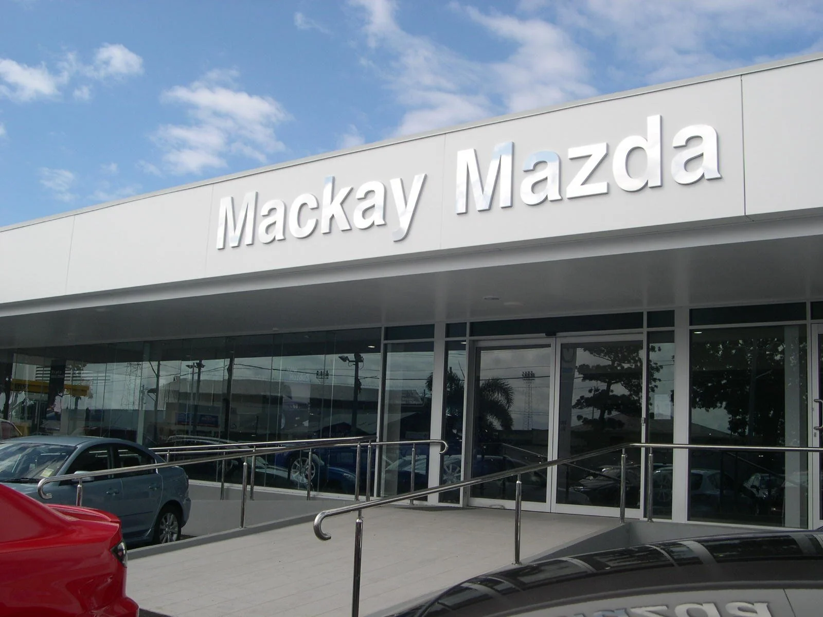 macky-mazda-dealership-main-sign-jamie-gordon-architect.JPG