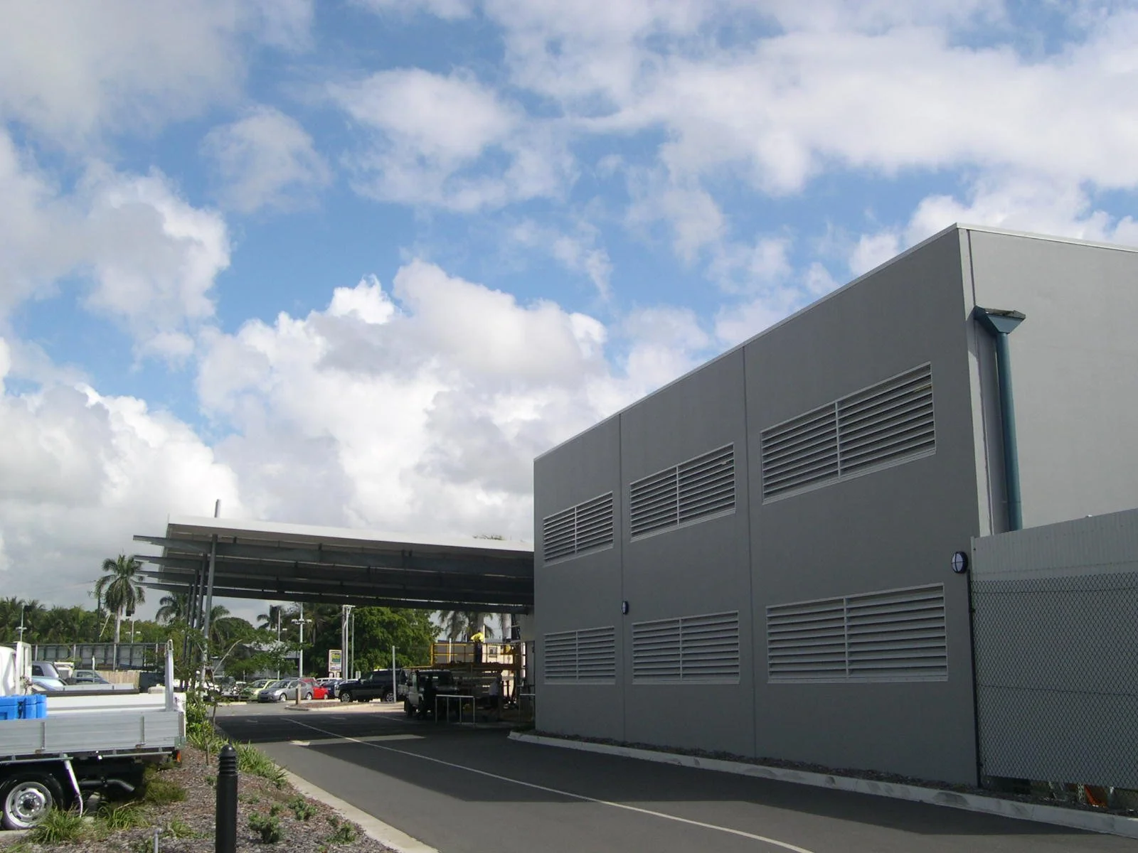 macky-mazda-dealership-service-drop-jamie-gordon-architect.JPG