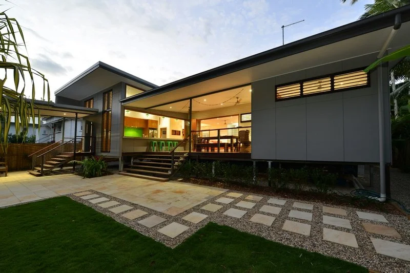 hall-street-house-cairns-verandah-ggi-architects.JPG