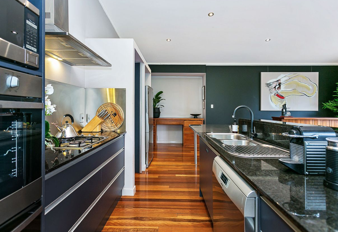 hinterland-house-seascape-ave-talia-kitchen-jamie-gordon-architect.png