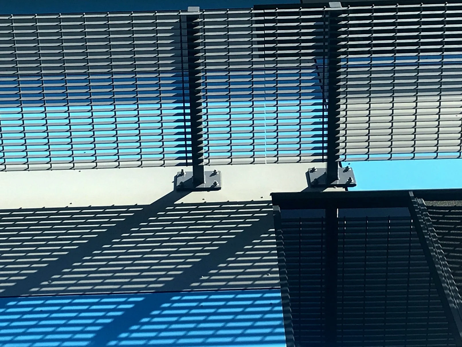 saint-josephs-school-classrooms-cairns-sunshade-ggi-architects.JPG