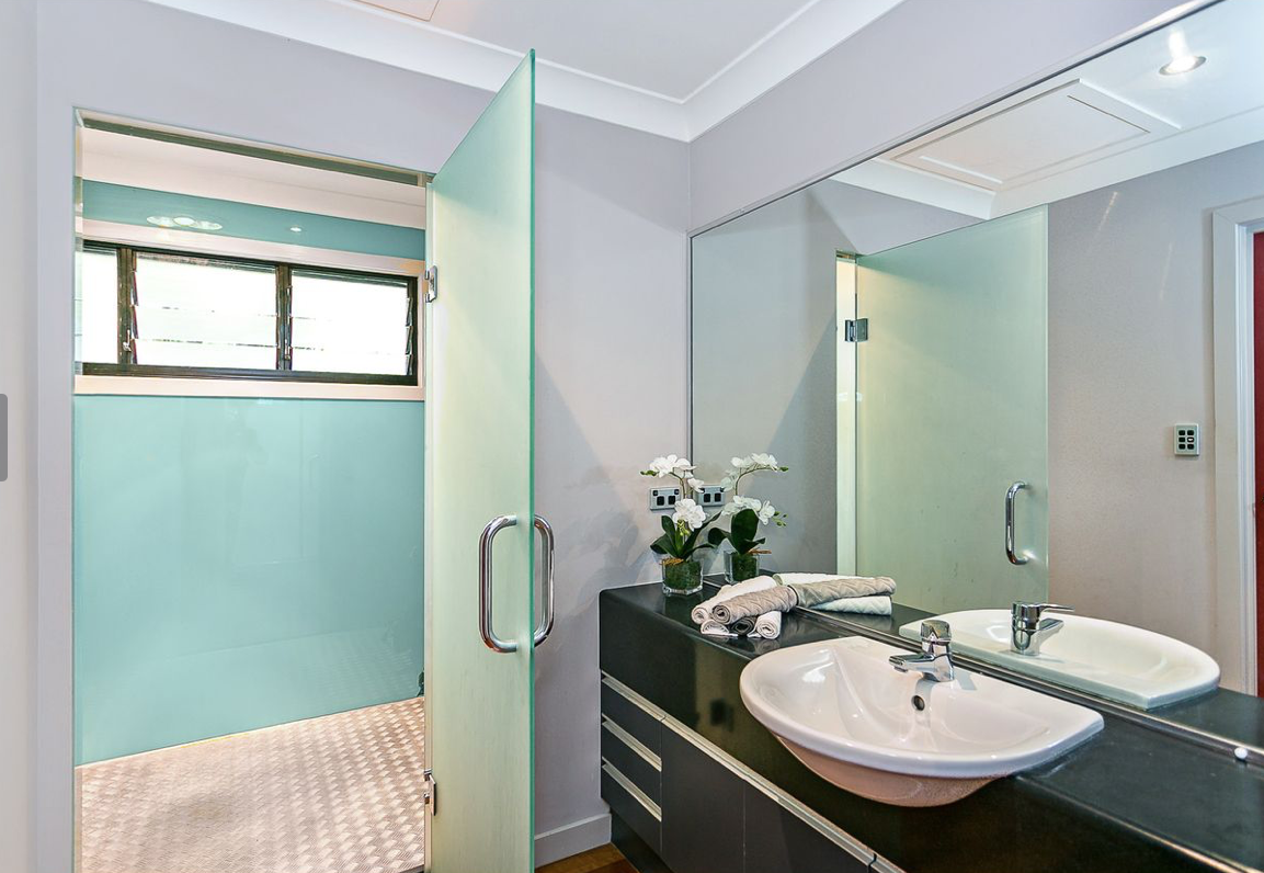hinterland-house-seascape-ave-talia-bathroom-jamie-gordon-architect.png