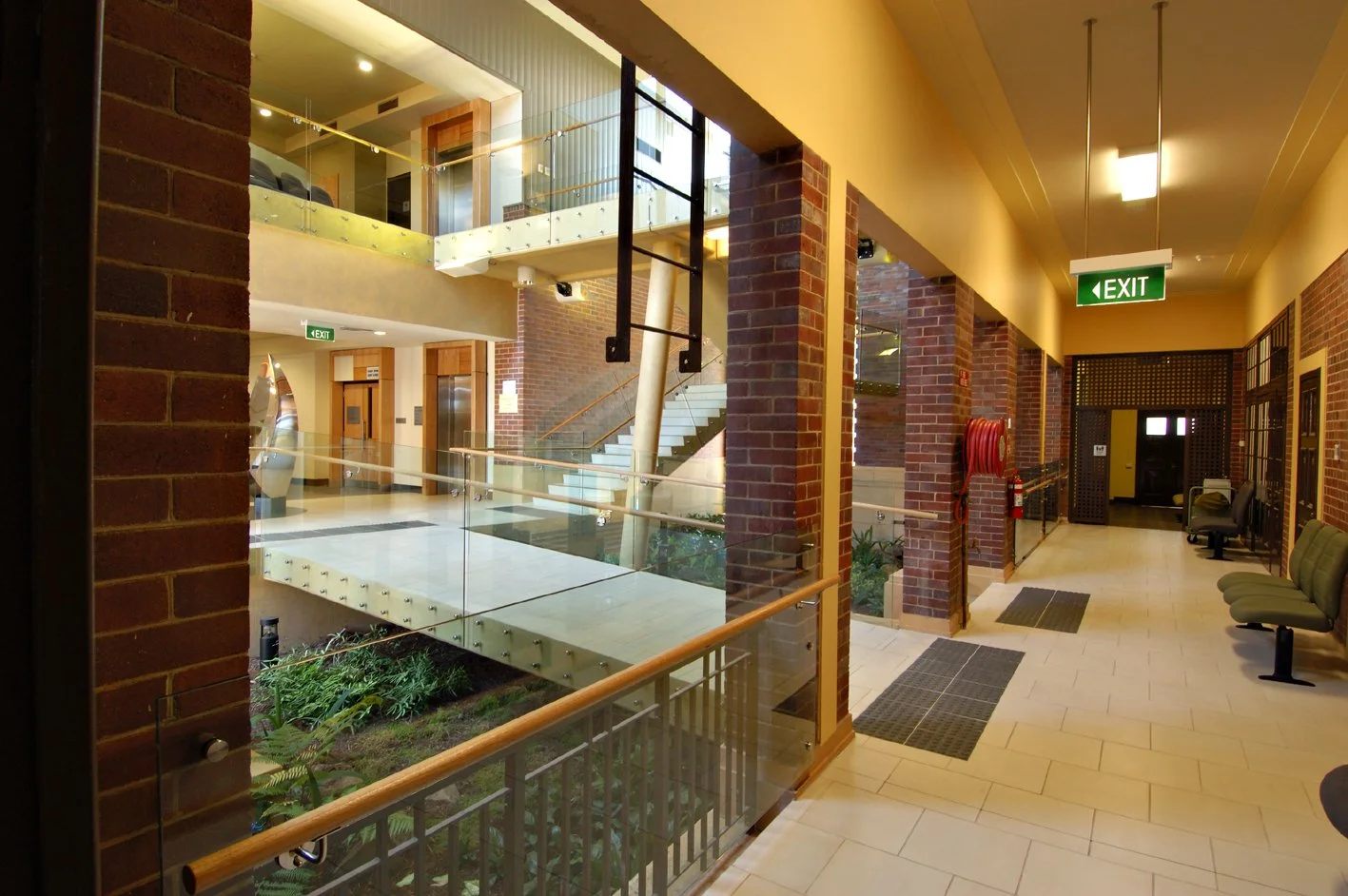 mackay-courthouse-extension-refurbishment-internal-court-mackay-jamie-gordon-architect.jpg