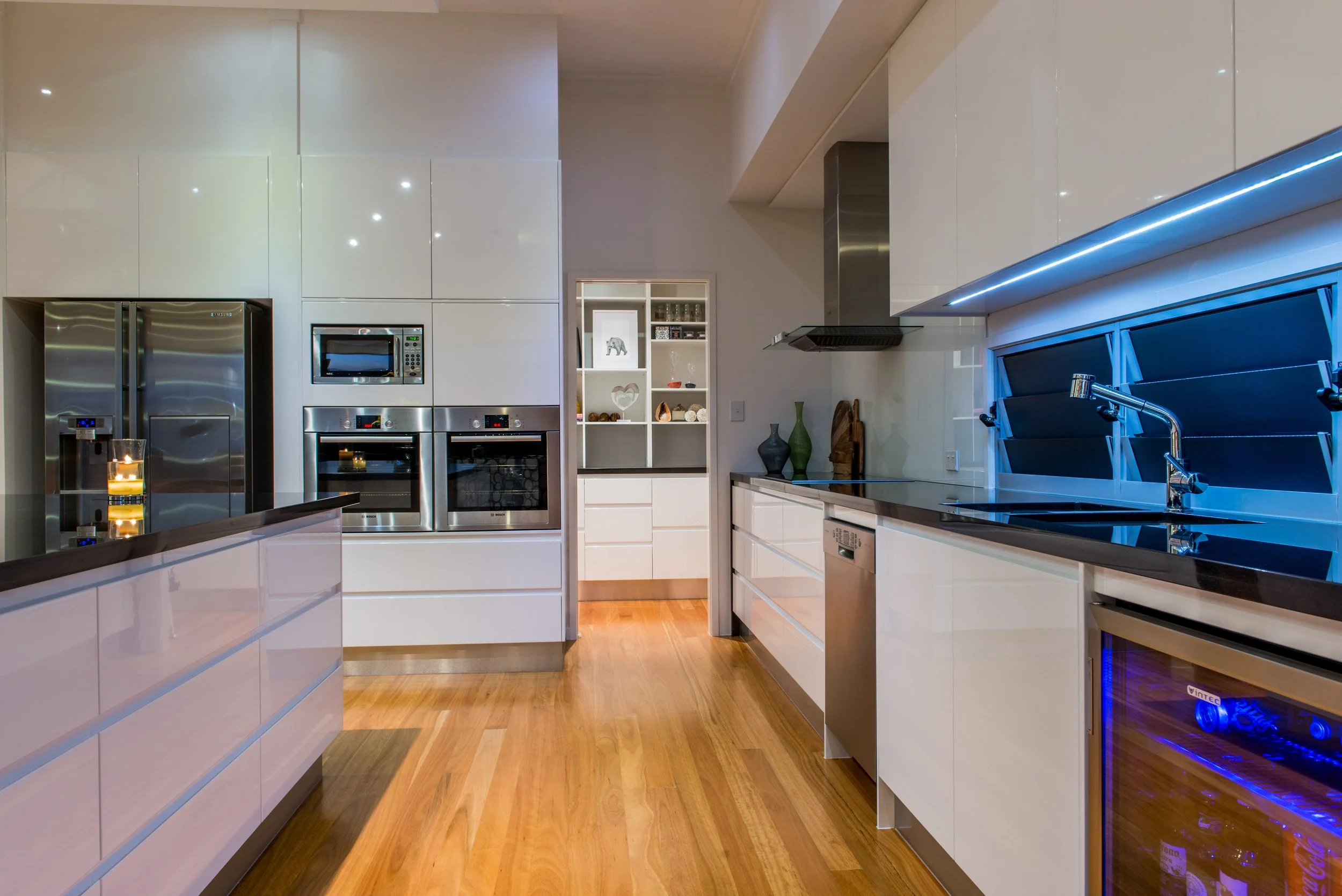 avoca-street-house-salt-nsw-kitchen-lighting-jamie-gordon-architect.jpg