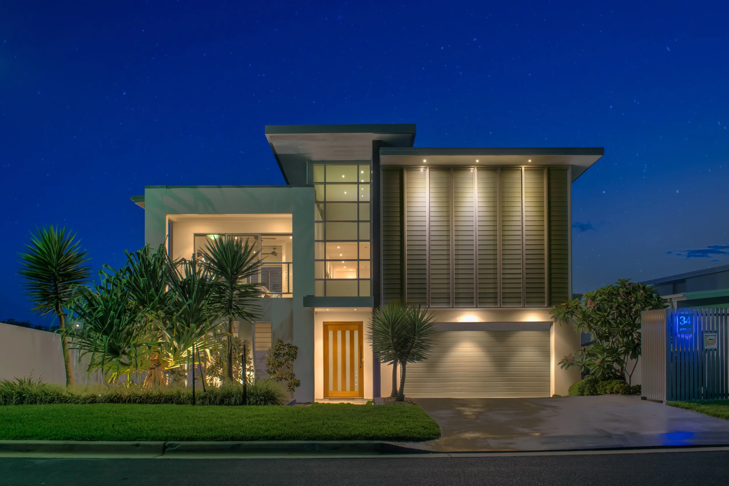avoca-street-house-salt-nsw-night-view-streetfront-jamie-gordon-architect.jpg