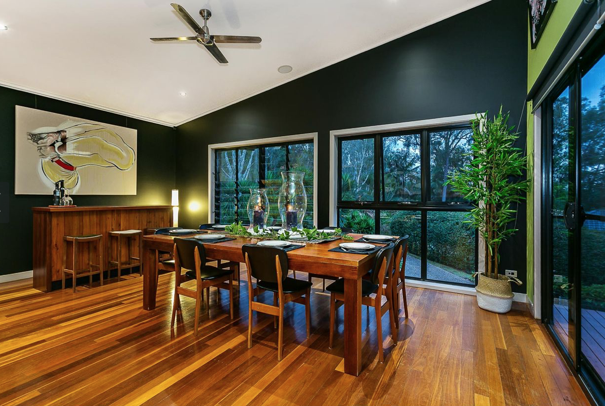 hinterland-house-seascape-ave-talia-dining-jamie-gordon-architect.png