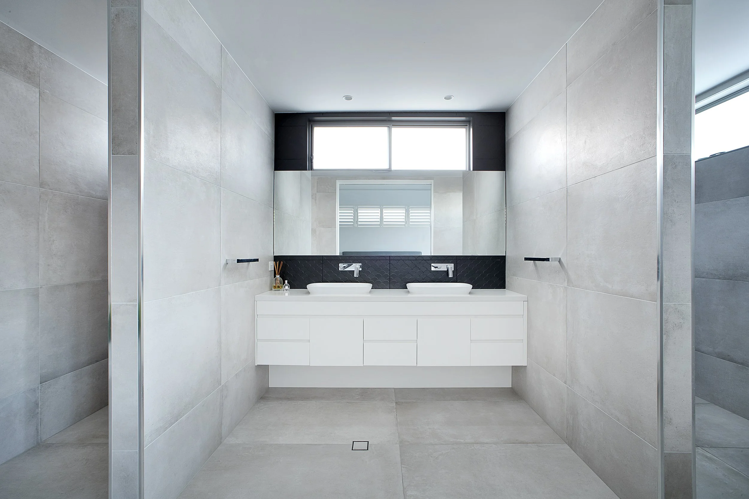 arthur-street-house-mermaid-beach-queensland-bathroom-jamie-gordon-architect.jpg