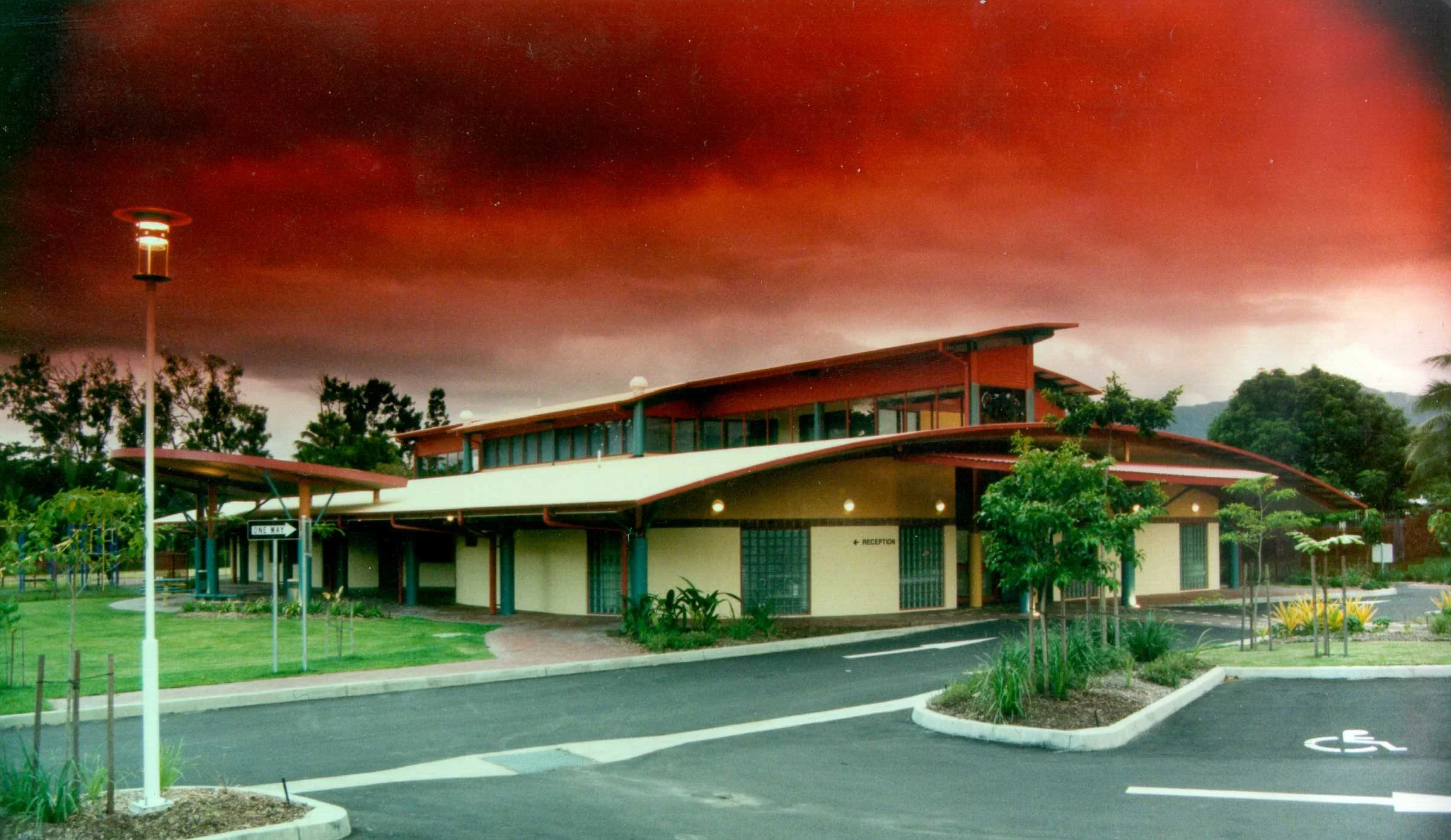 wuchopperen-medical-centre-cairns-afternoon-ggi-architects.jpg