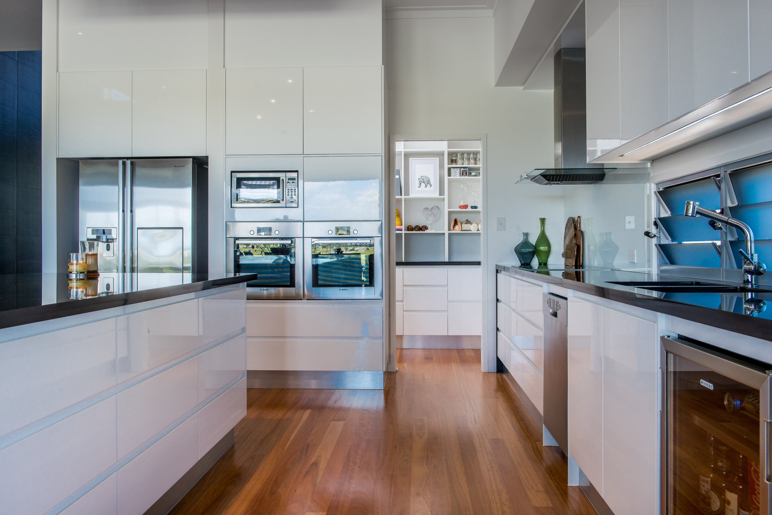 avoca-street-house-salt-nsw-kitchen-pantry-jamie-gordon-architect.jpg