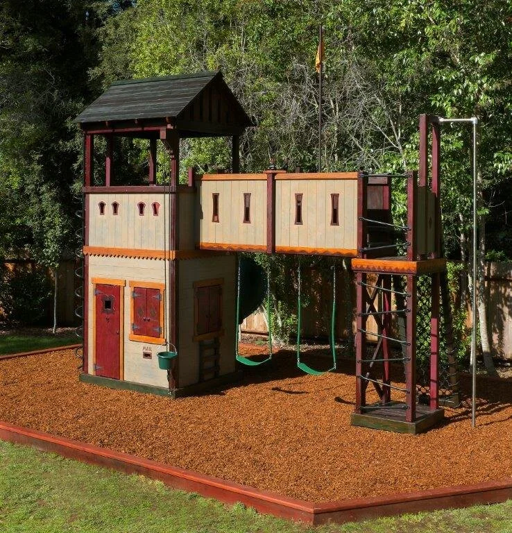 Playhouse  Makeover