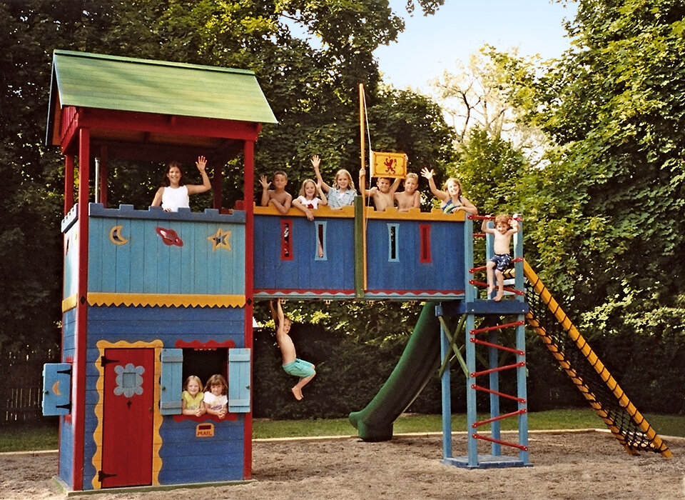 King Fort 2 swings w kids-2.jpg