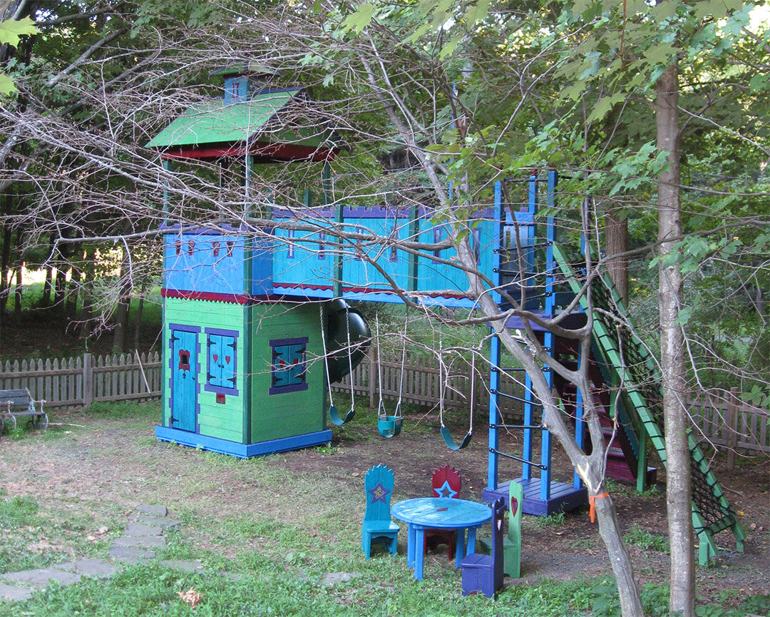 King Fort 3 swings w Table-chairs.jpg