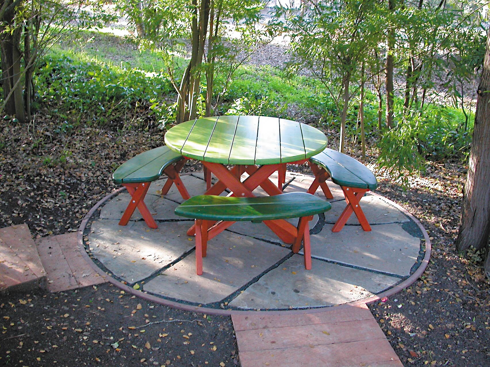 8 Round Picnic Table.jpg