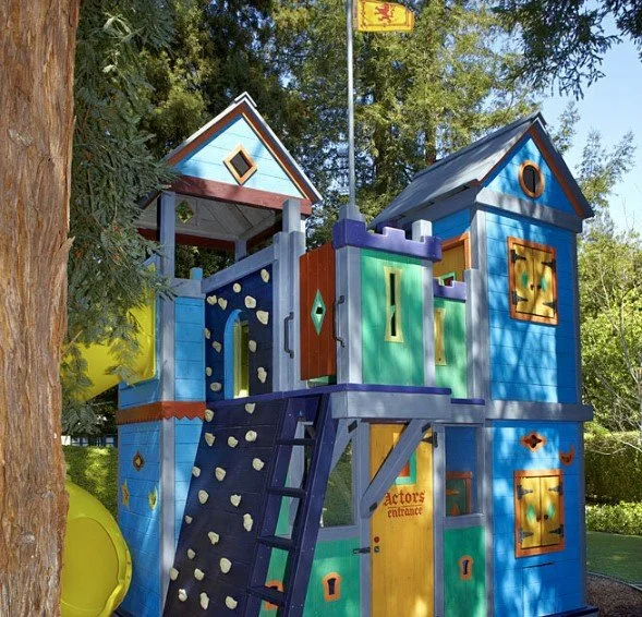 'The Play's the Thing' Re-stain